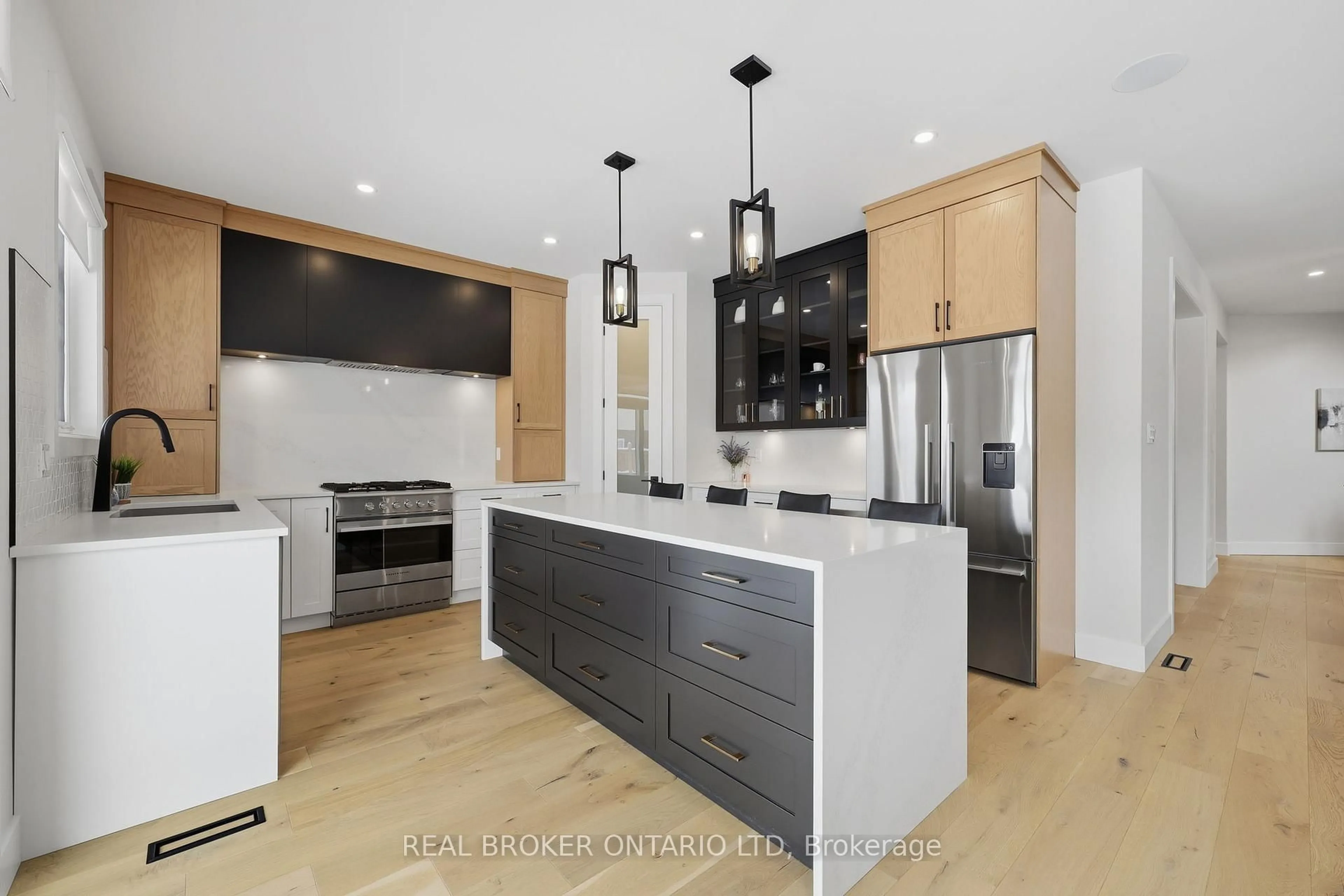 Contemporary kitchen, wood/laminate floor for 1600 Medway Park Dr, London North Ontario N6G 3W1