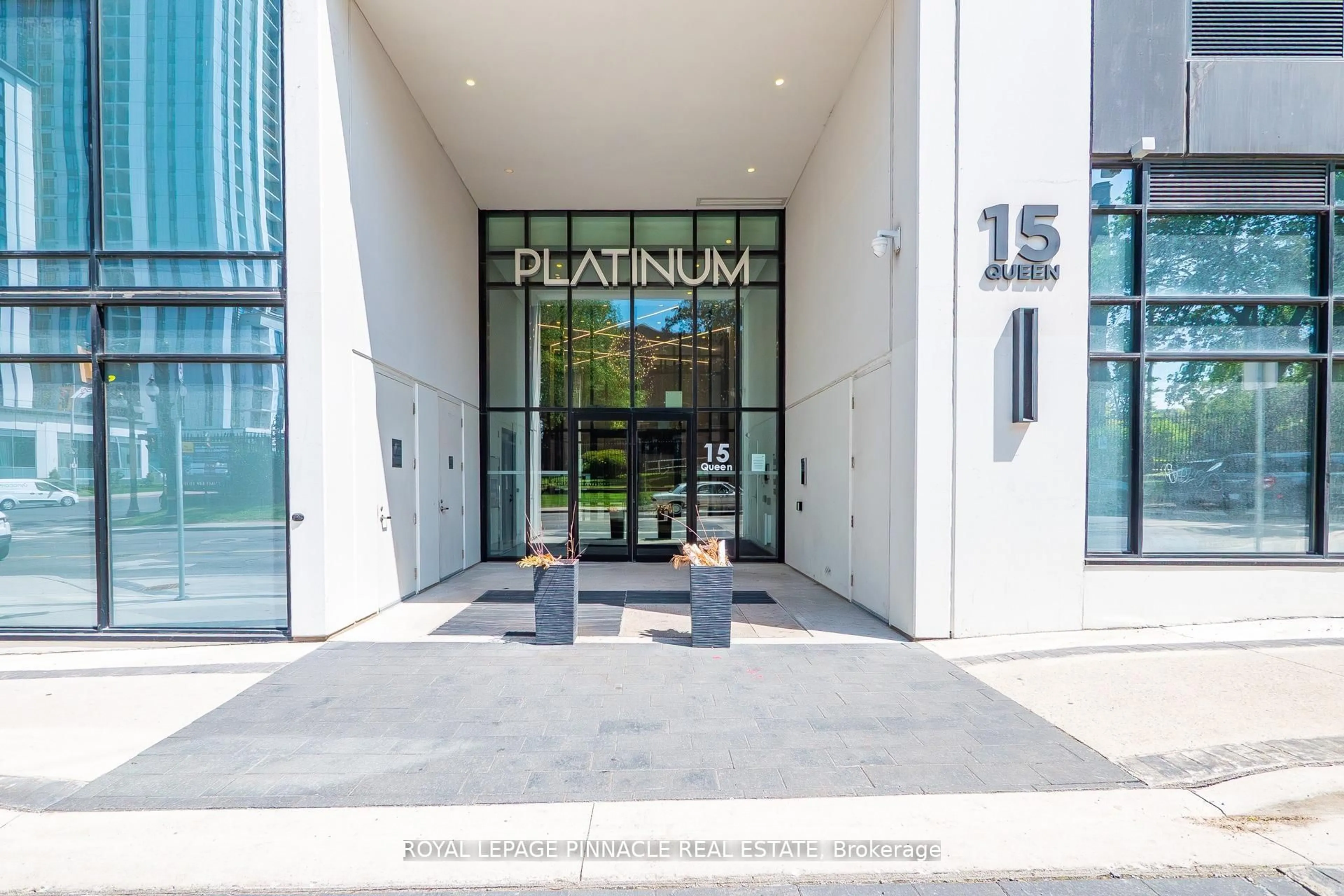 Indoor foyer for 15 Queen St #2303, Hamilton Ontario L8P 0C6