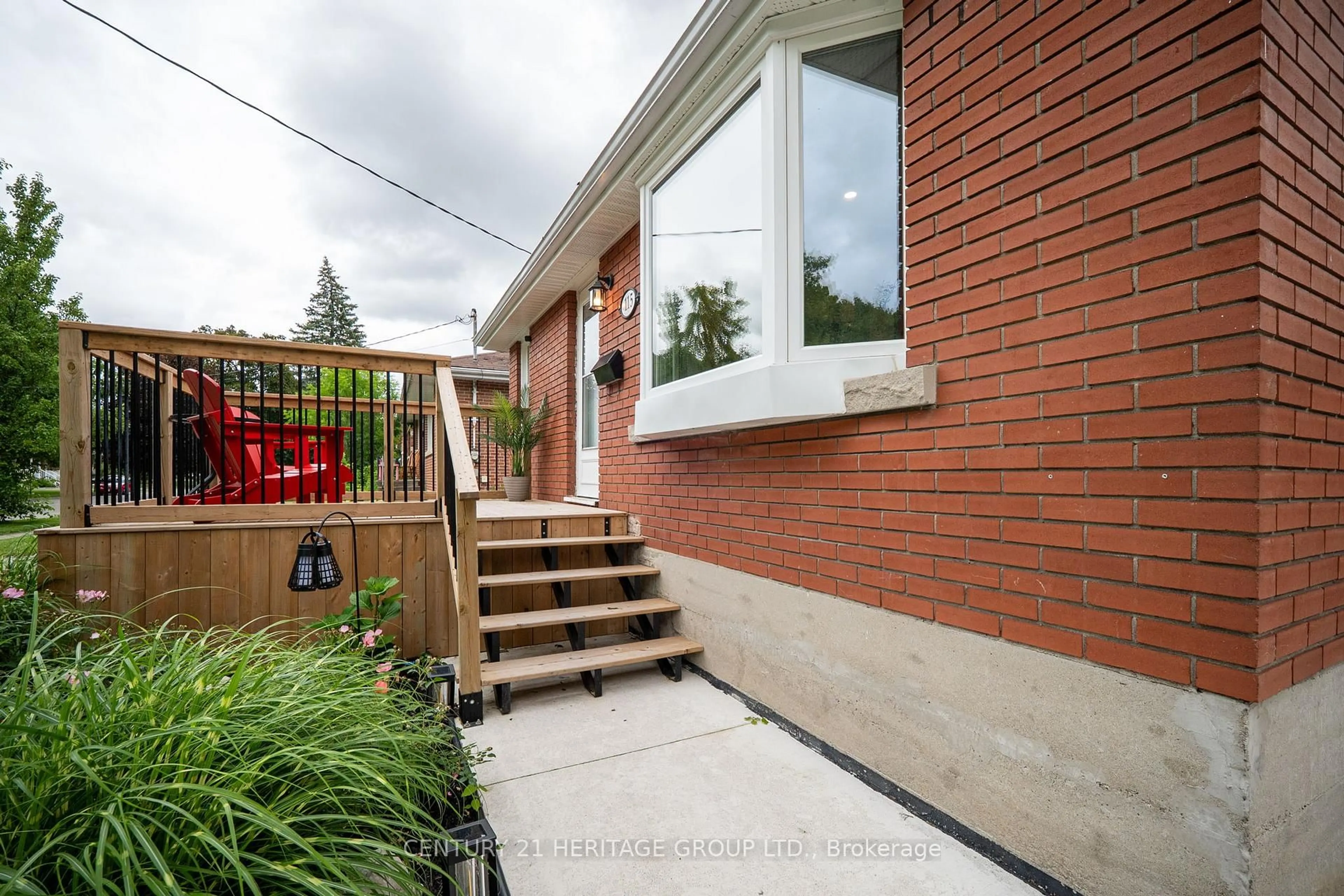 Home with brick exterior material, street for 115 Sheridan St, Brantford Ontario N3S 4P5