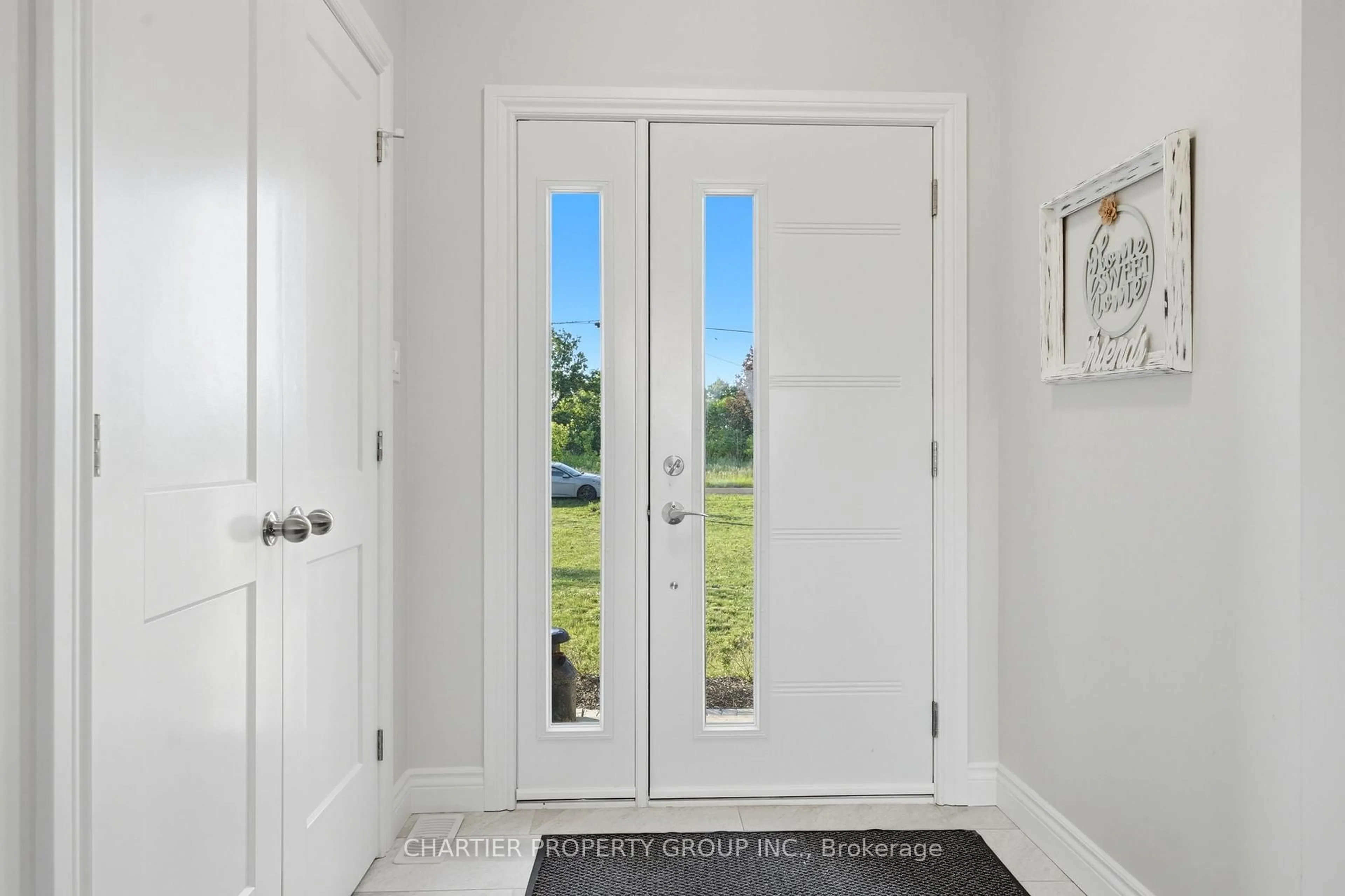 Indoor entryway for 10664 Blaine Rd, North Dundas Ontario K0E 1S0
