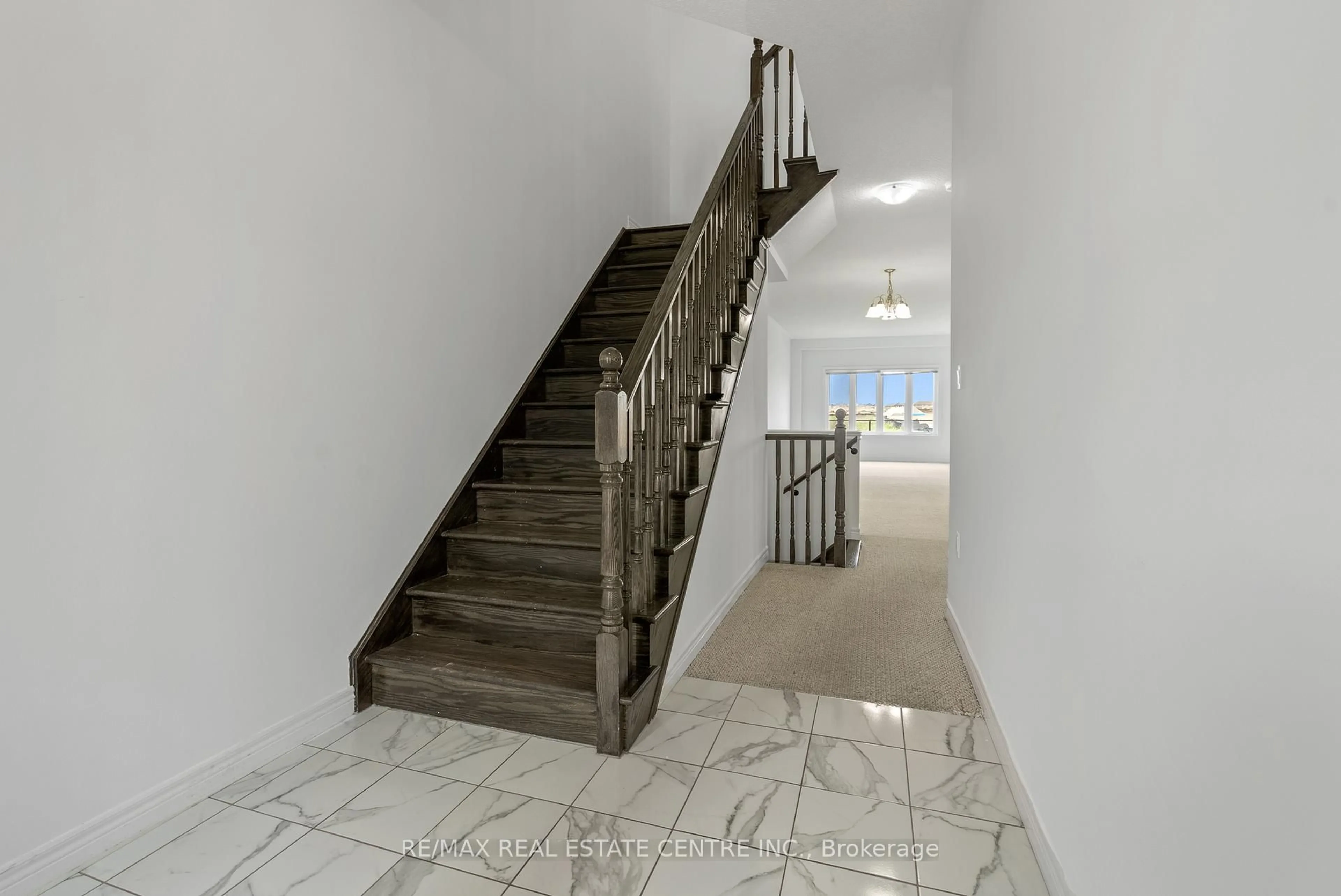 Stairs for 56 Rockledge Dr, Hamilton Ontario L0R 1P0