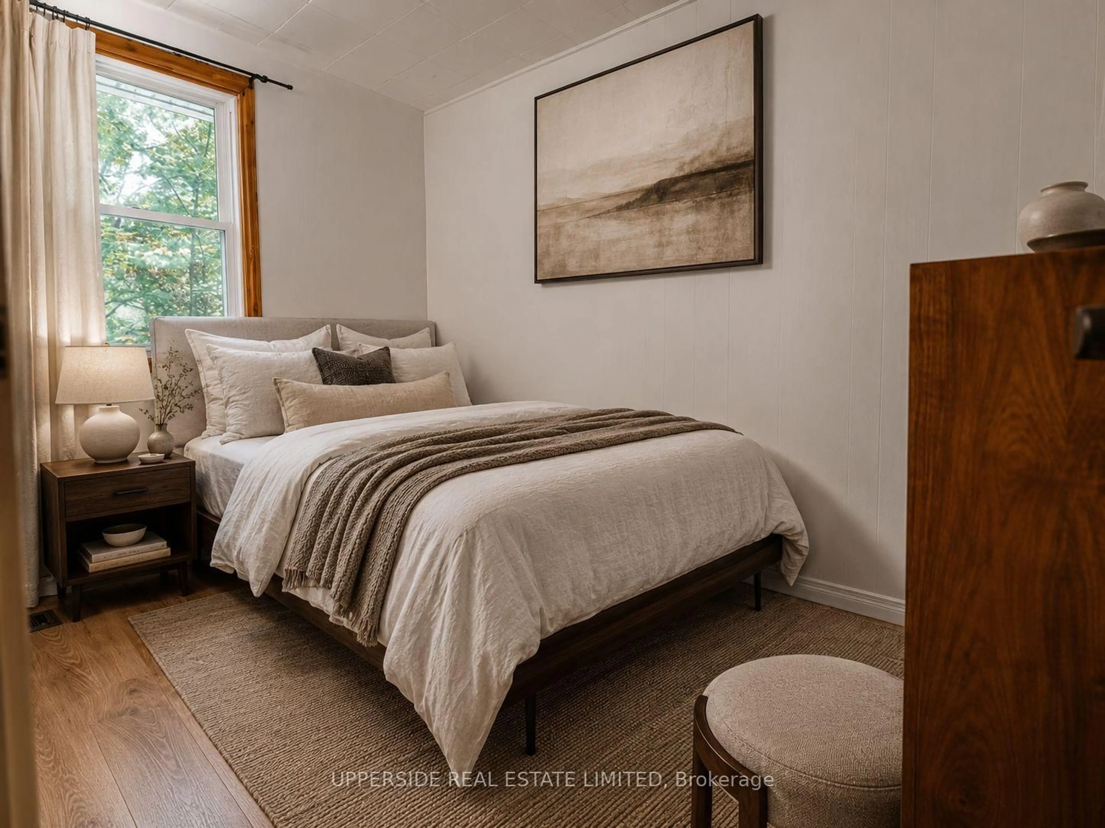 Bedroom with bed, unknown for 1040 OAK Rd, Gravenhurst Ontario P0E 1G0