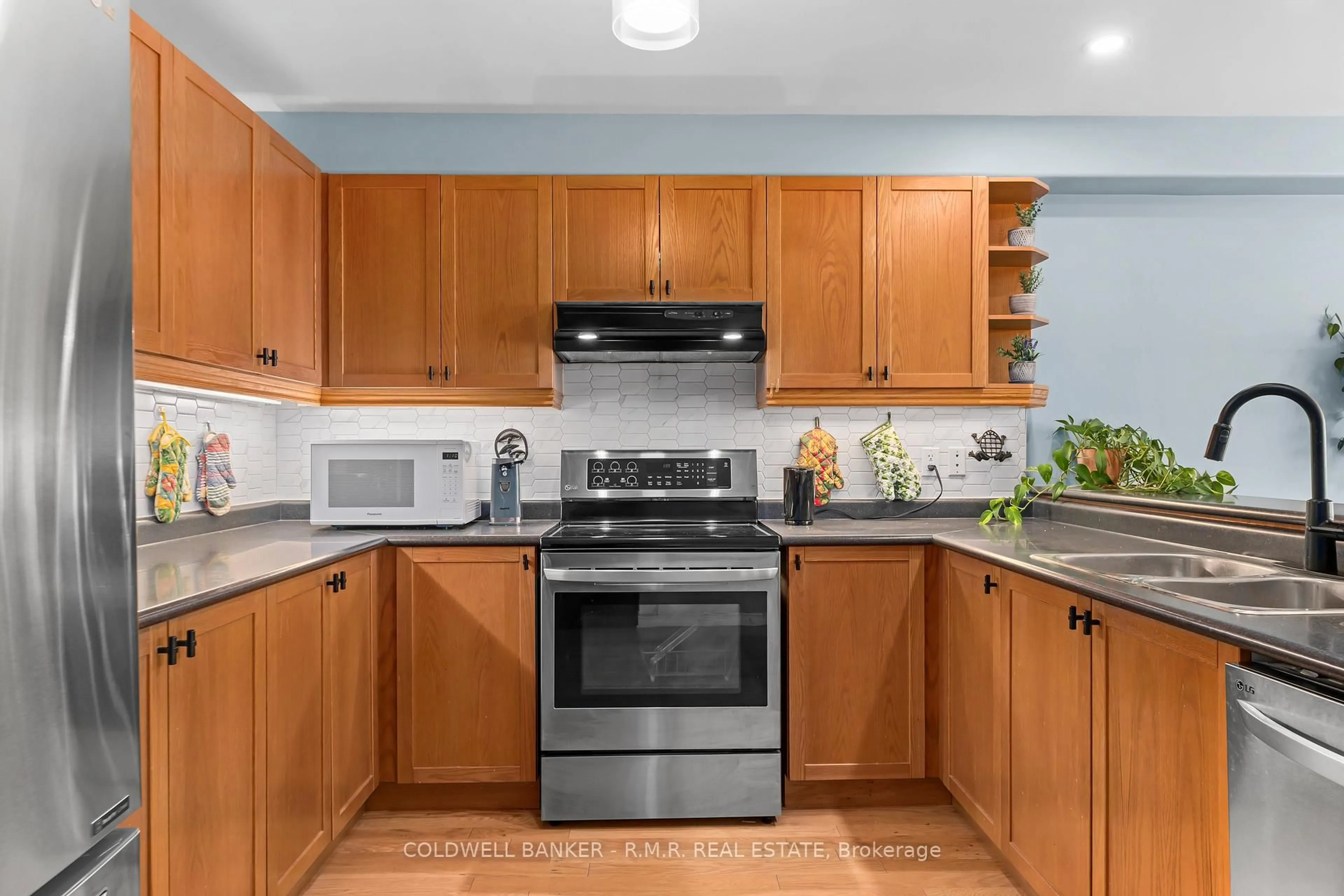 Standard kitchen, unknown for 1294 Haggis Dr, Peterborough Ontario K9K 2S9