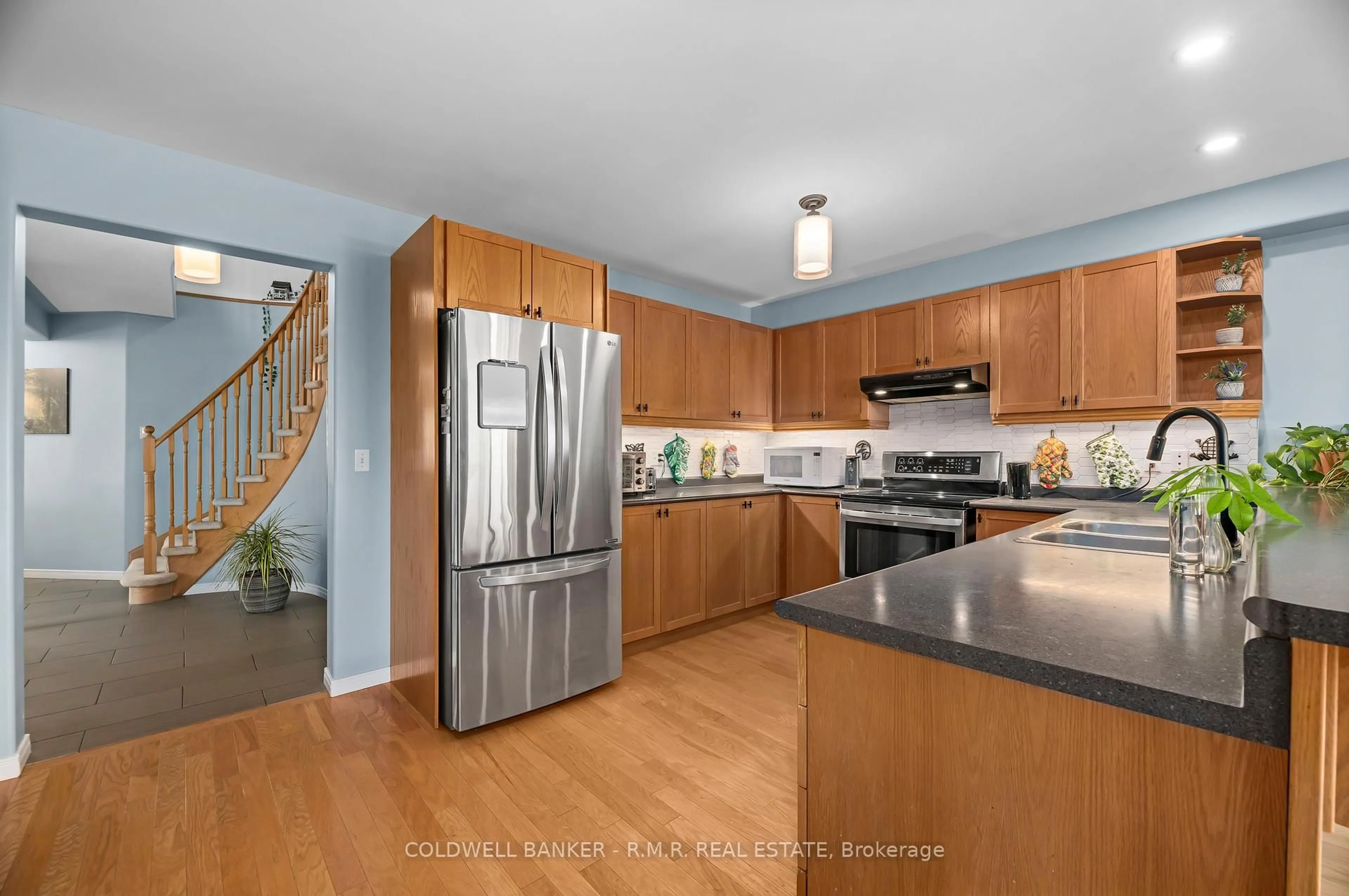Open concept kitchen, unknown for 1294 Haggis Dr, Peterborough Ontario K9K 2S9