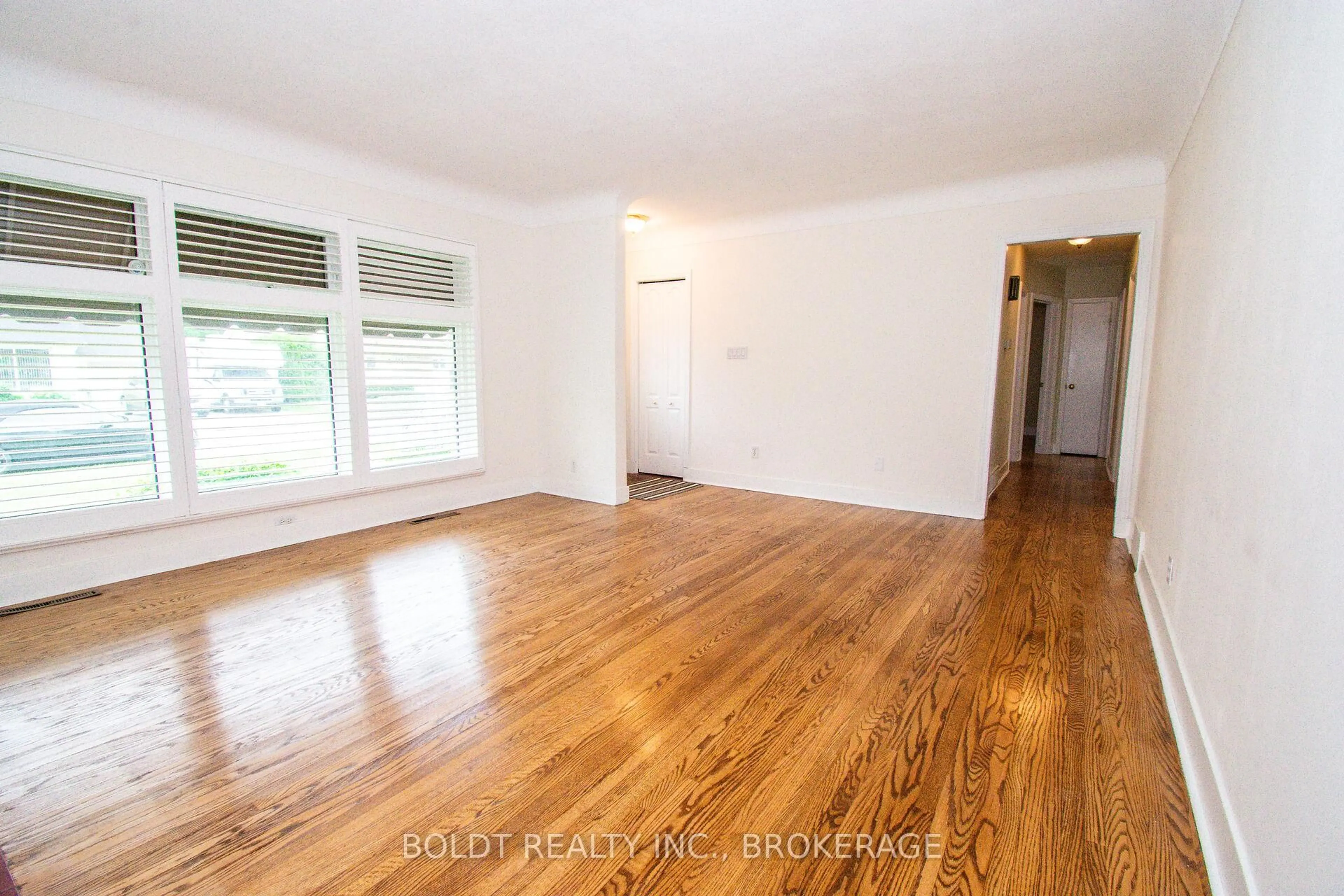 A pic of a room for 25 Elm Ridge Dr, St. Catharines Ontario L2T 2A7