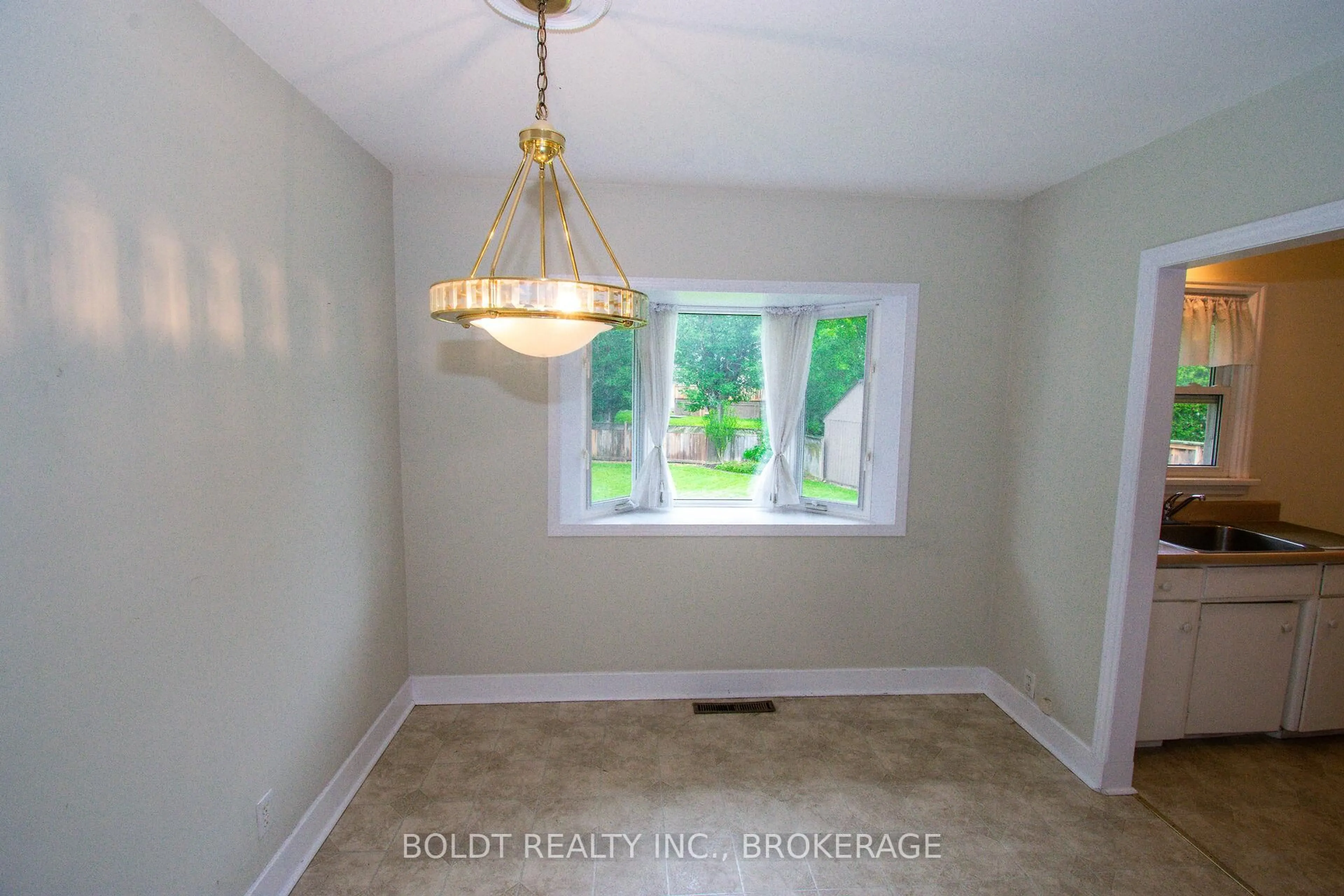 A pic of a room for 25 Elm Ridge Dr, St. Catharines Ontario L2T 2A7