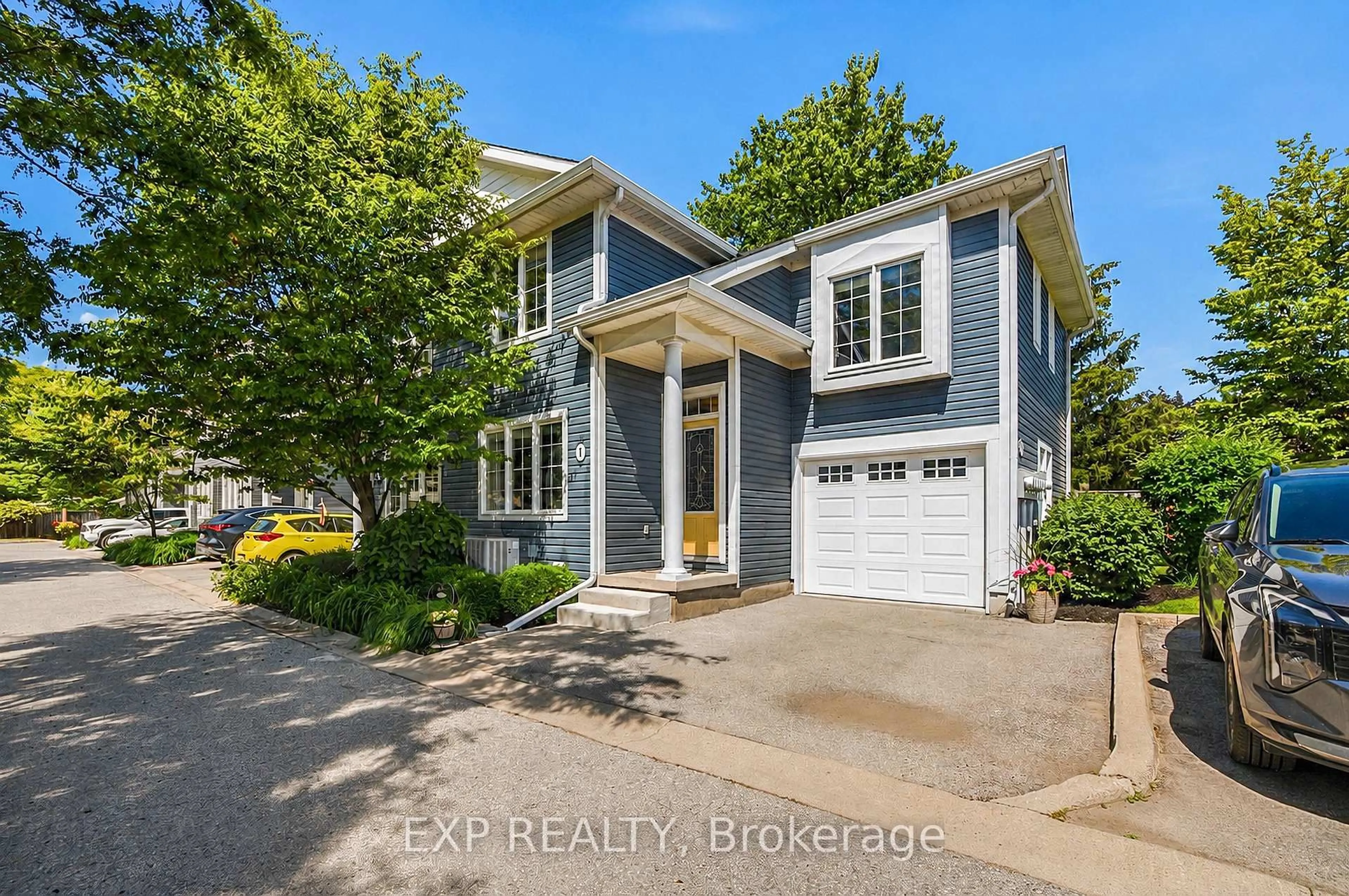 Home with vinyl exterior material, street for 495 Linwell Rd #1, St. Catharines Ontario L2M 2R2