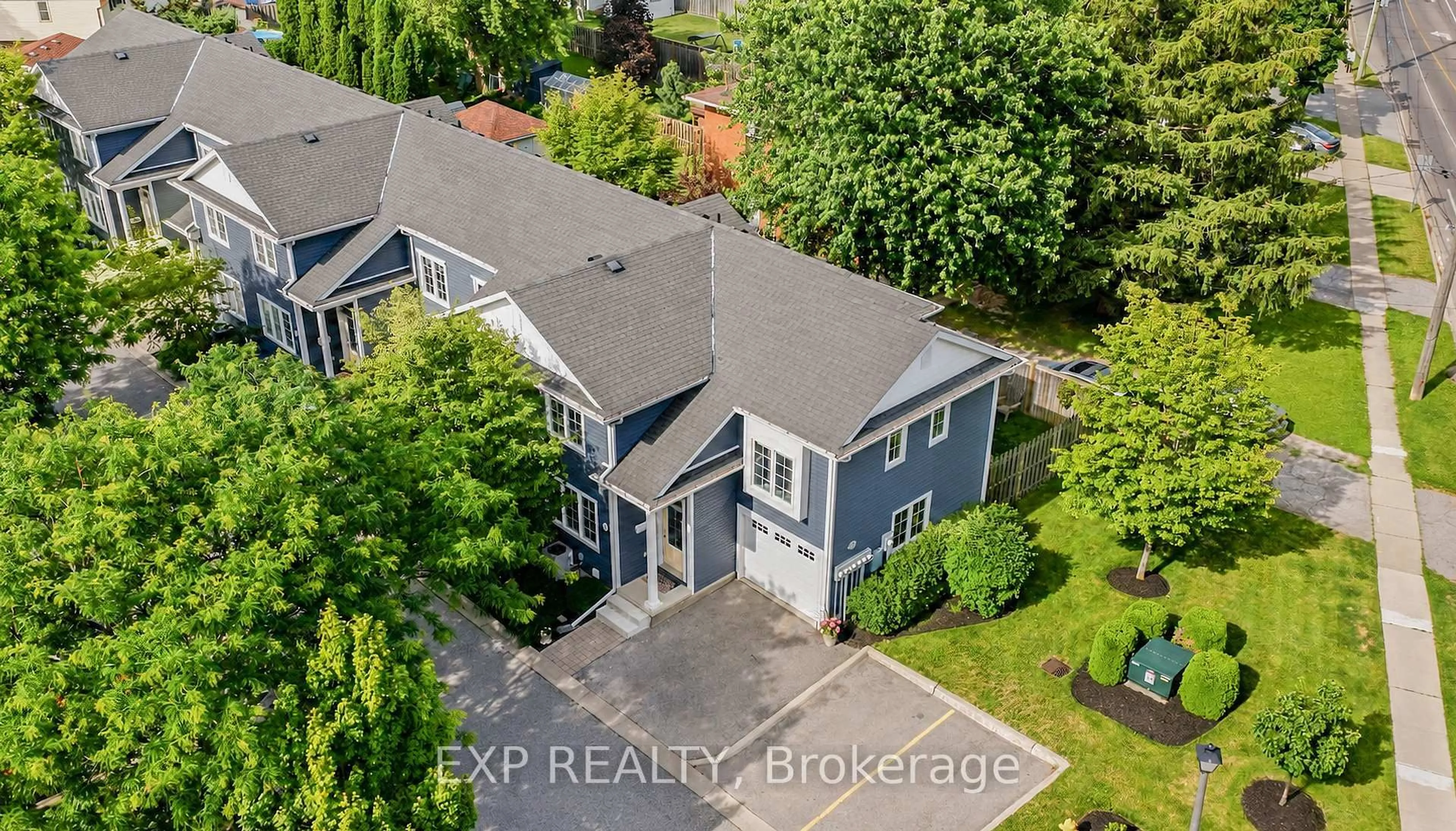 A pic from outside/outdoor area/front of a property/back of a property/a pic from drone, street for 495 Linwell Rd #1, St. Catharines Ontario L2M 2R2