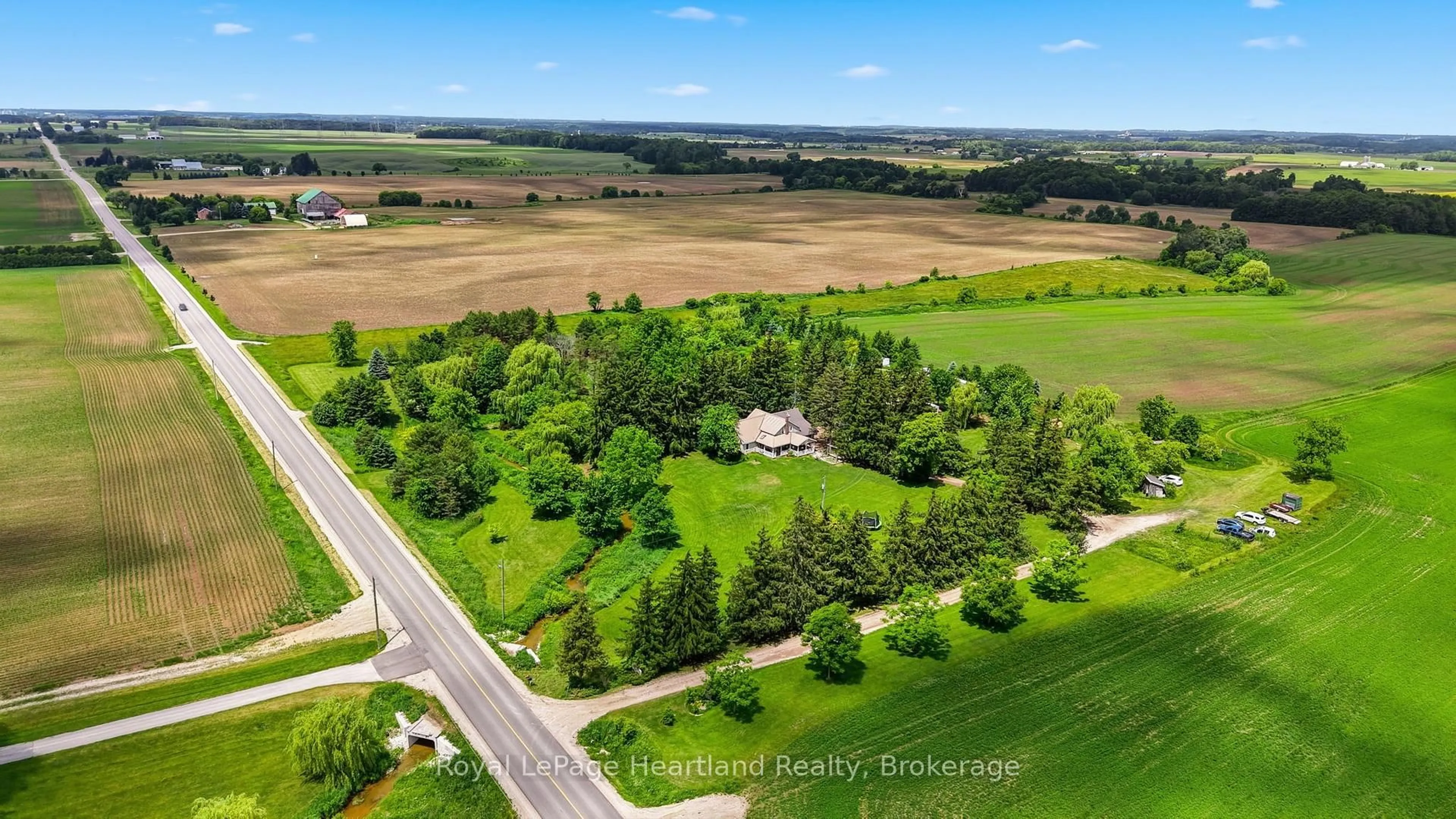 A pic from outside/outdoor area/front of a property/back of a property/a pic from drone, unknown for 482 CONCESSION 8, Brockton Ontario N0G 2V0