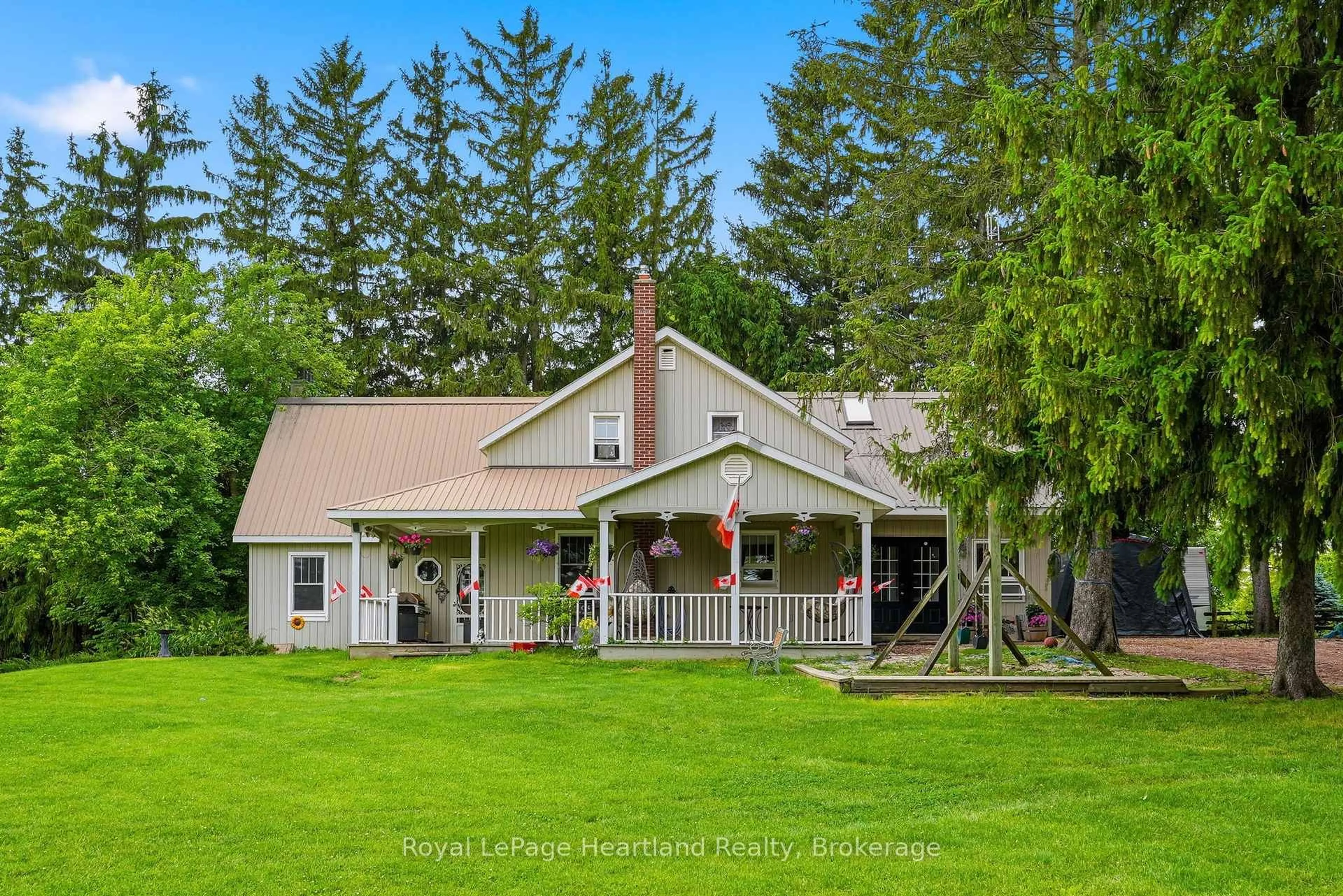 Home with vinyl exterior material, unknown for 482 CONCESSION 8, Brockton Ontario N0G 2V0