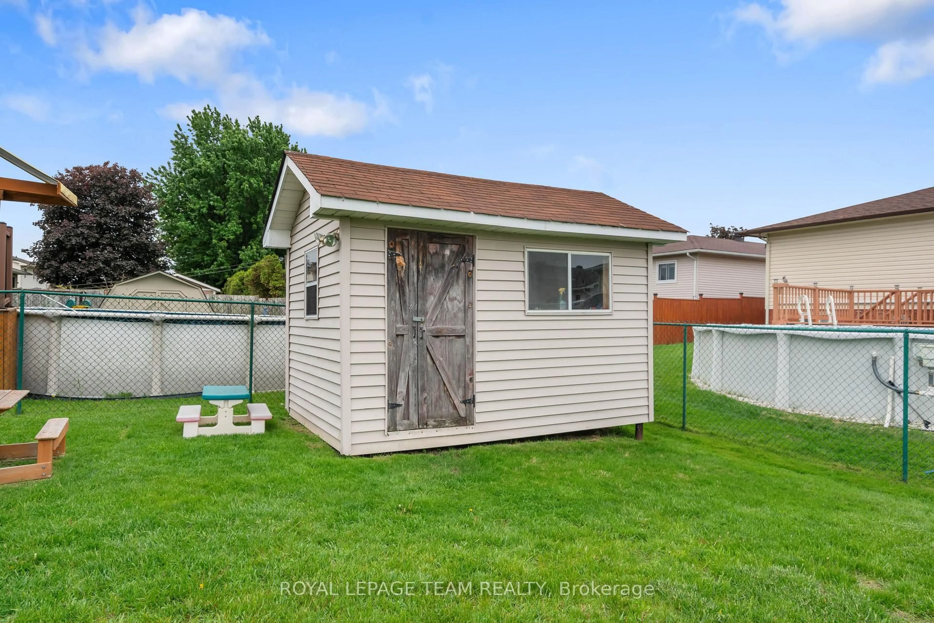 Shed for 1728 Branch Dr, Cornwall Ontario K6J 5S9