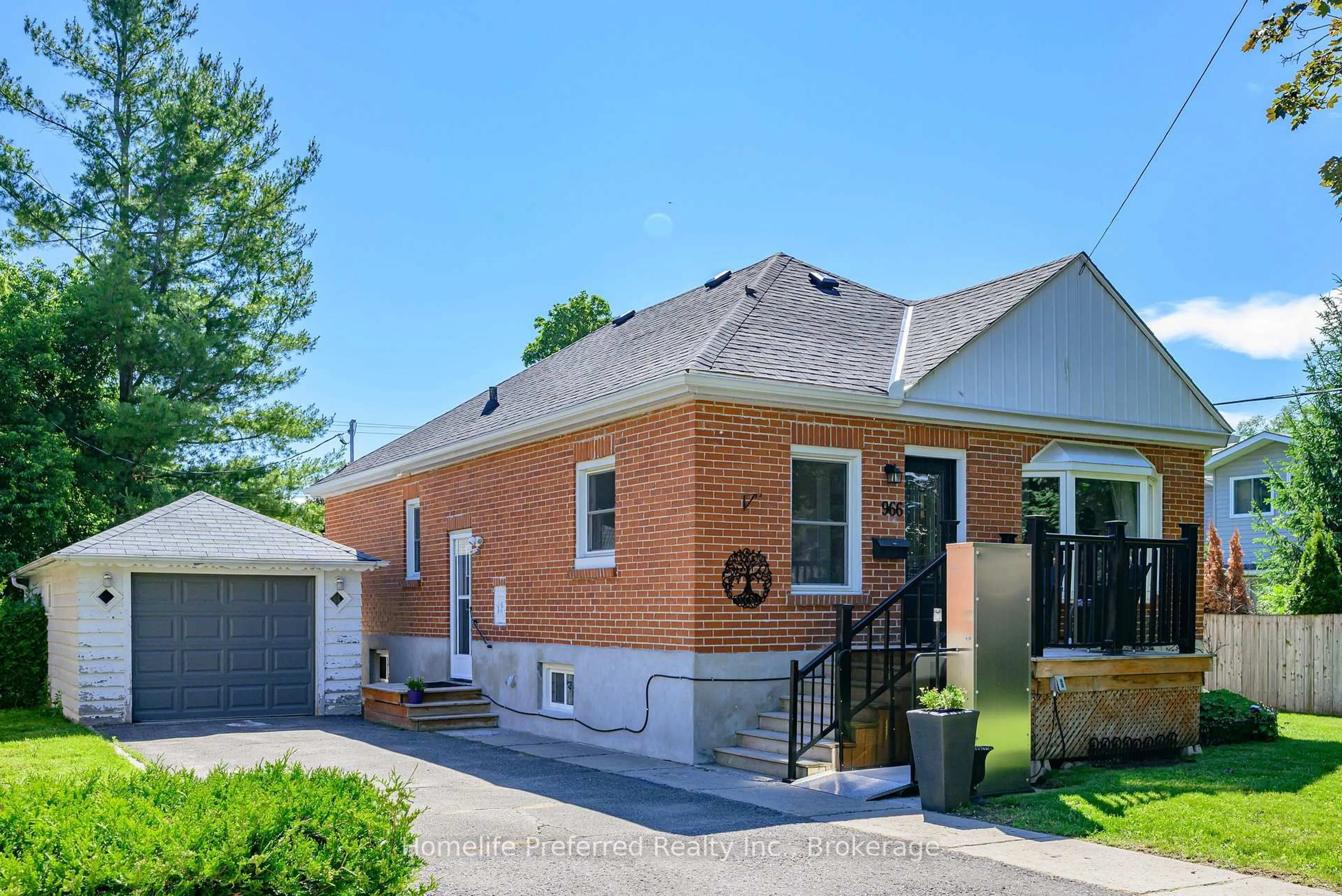 Home with brick exterior material, street for 966 Noble Pl, Peterborough Ontario K9J 5P6