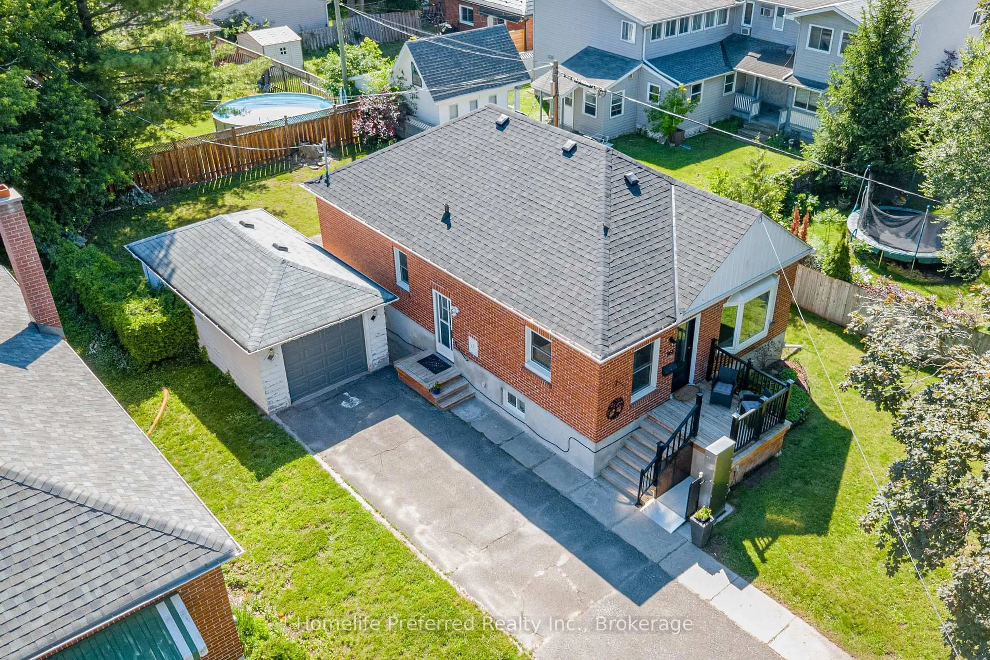 A pic from outside/outdoor area/front of a property/back of a property/a pic from drone, street for 966 Noble Pl, Peterborough Ontario K9J 5P6