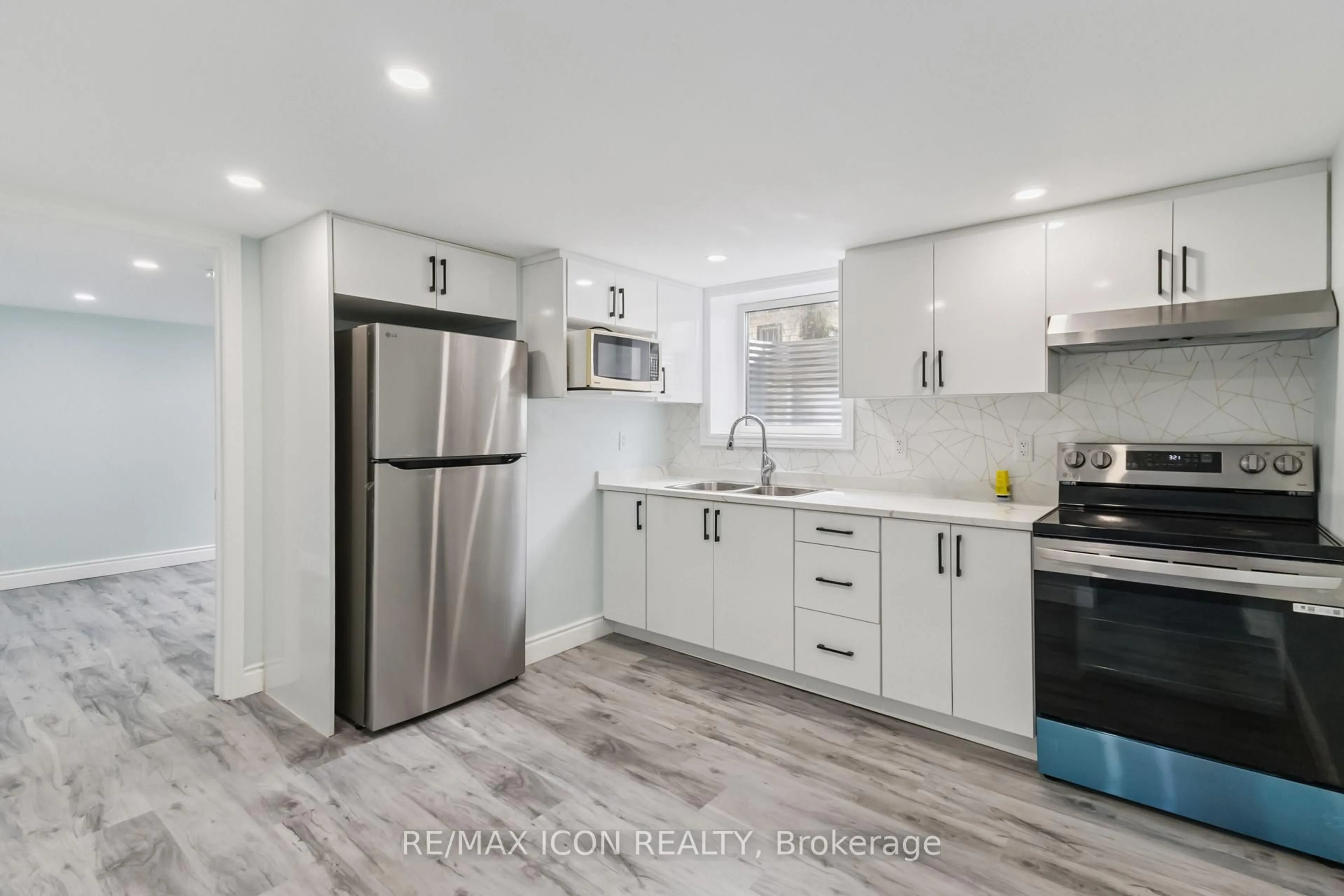 Open concept kitchen, unknown for 145 Gladstone Ave, London South Ontario N5Z 3R7