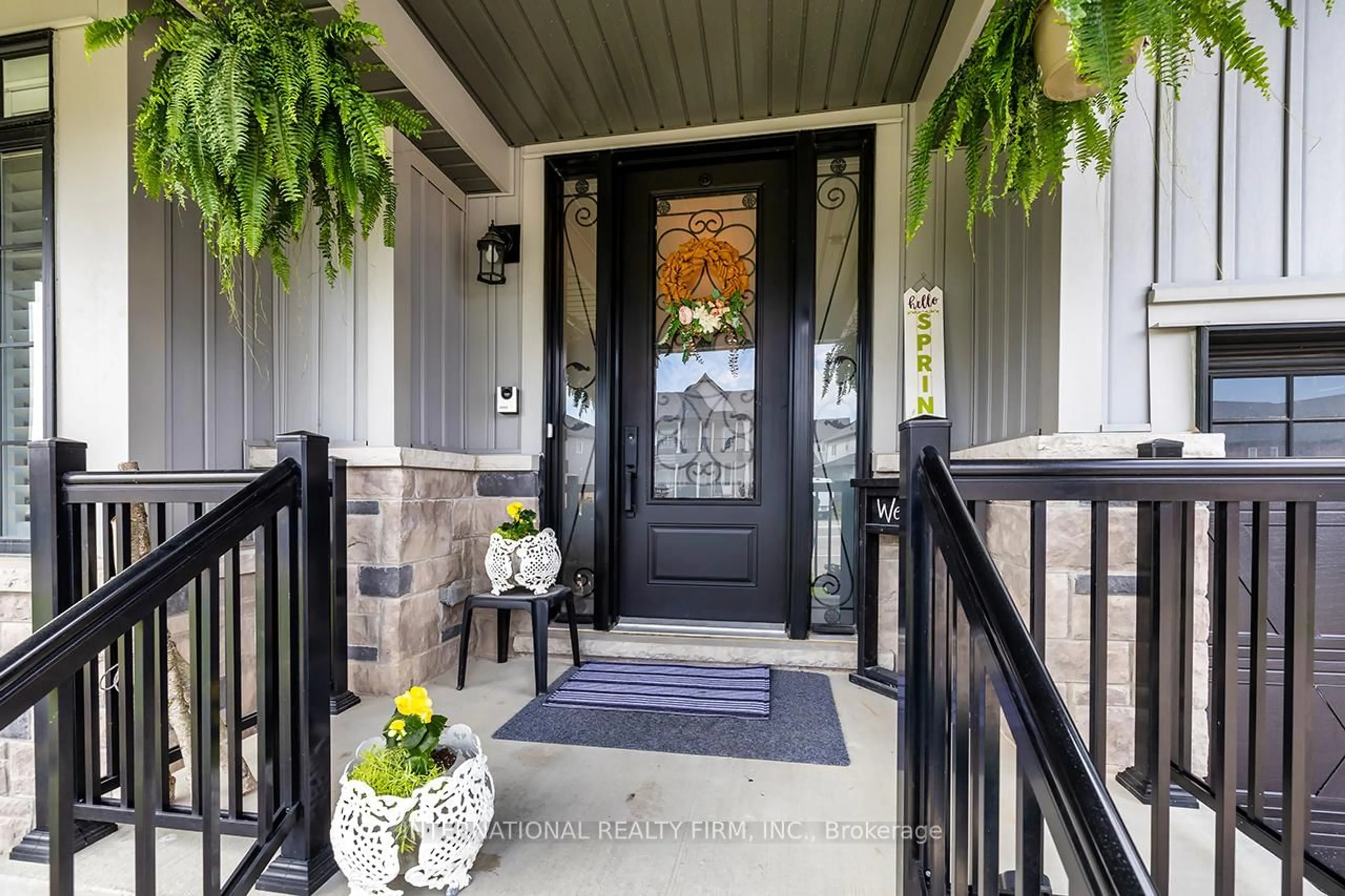Indoor entryway for 82 Hennessey Cres, Kawartha Lakes Ontario K9V 0P4