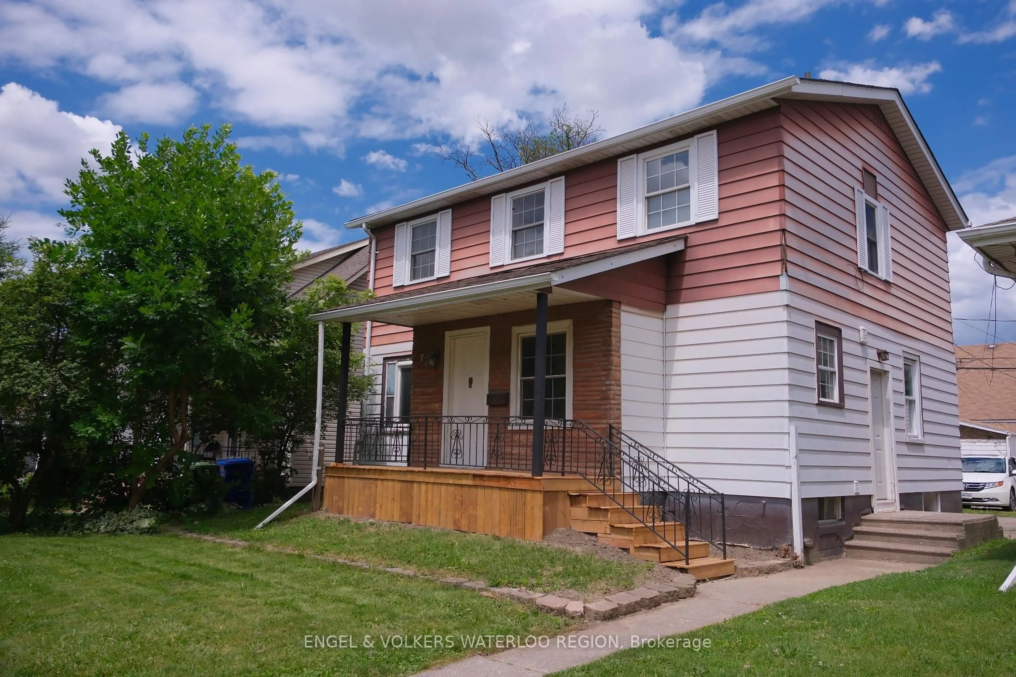 Unknown for 738 Randolph Ave, Windsor Ontario N9B 2T8