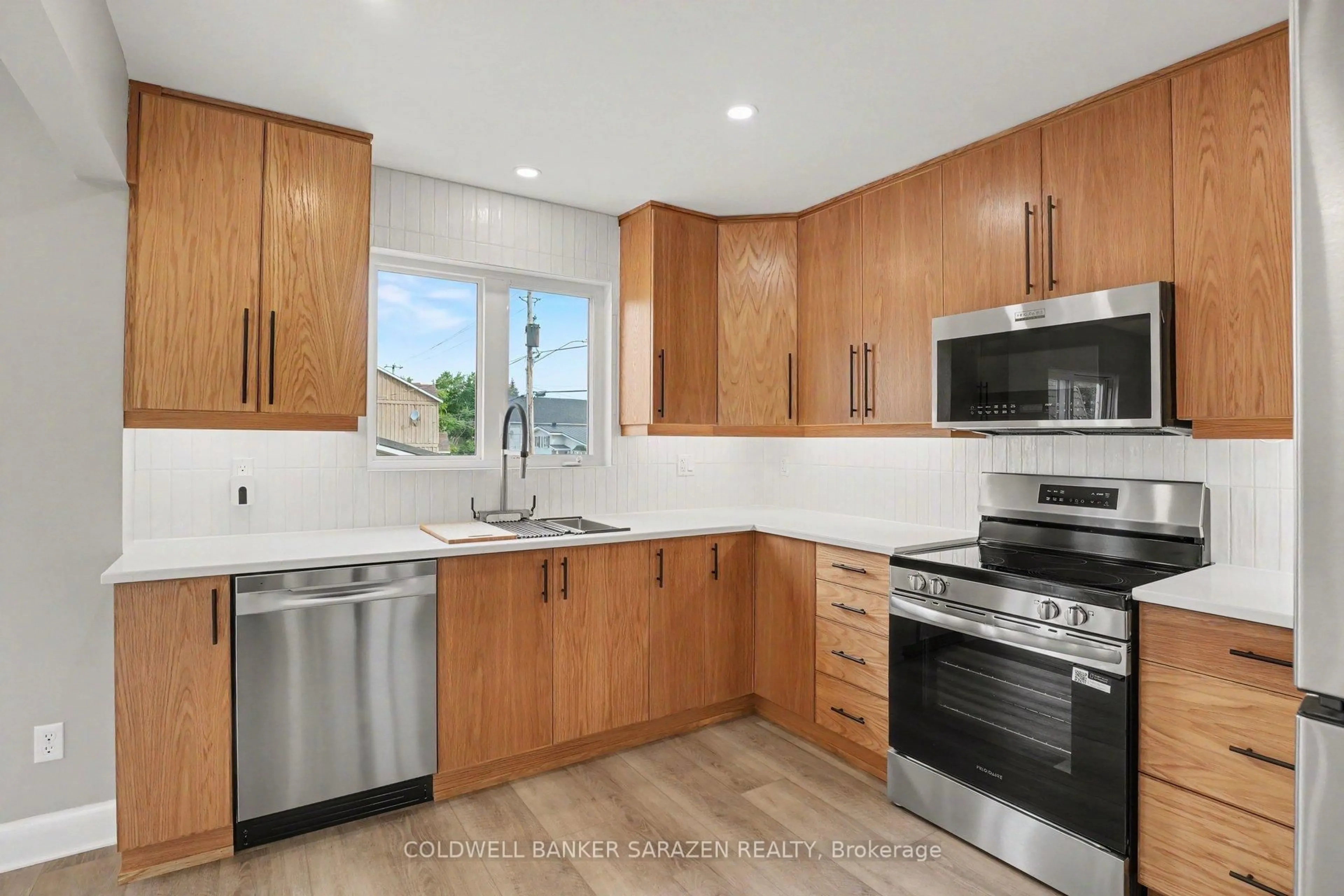 Standard kitchen, ceramic/tile floor for 36 McCallum St, Almonte Ontario K0A 1A0
