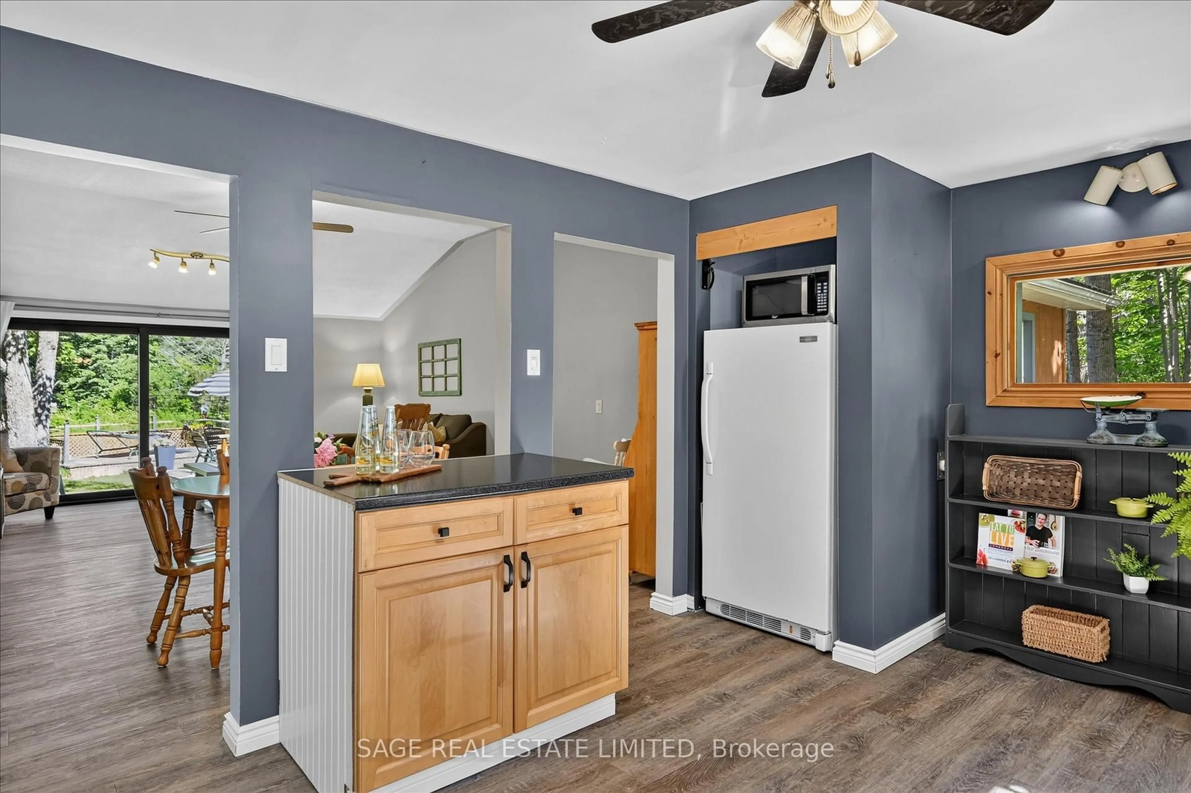 Open concept kitchen, unknown for 420 Edwina Dr, Trent Lakes Ontario K0M 1A0