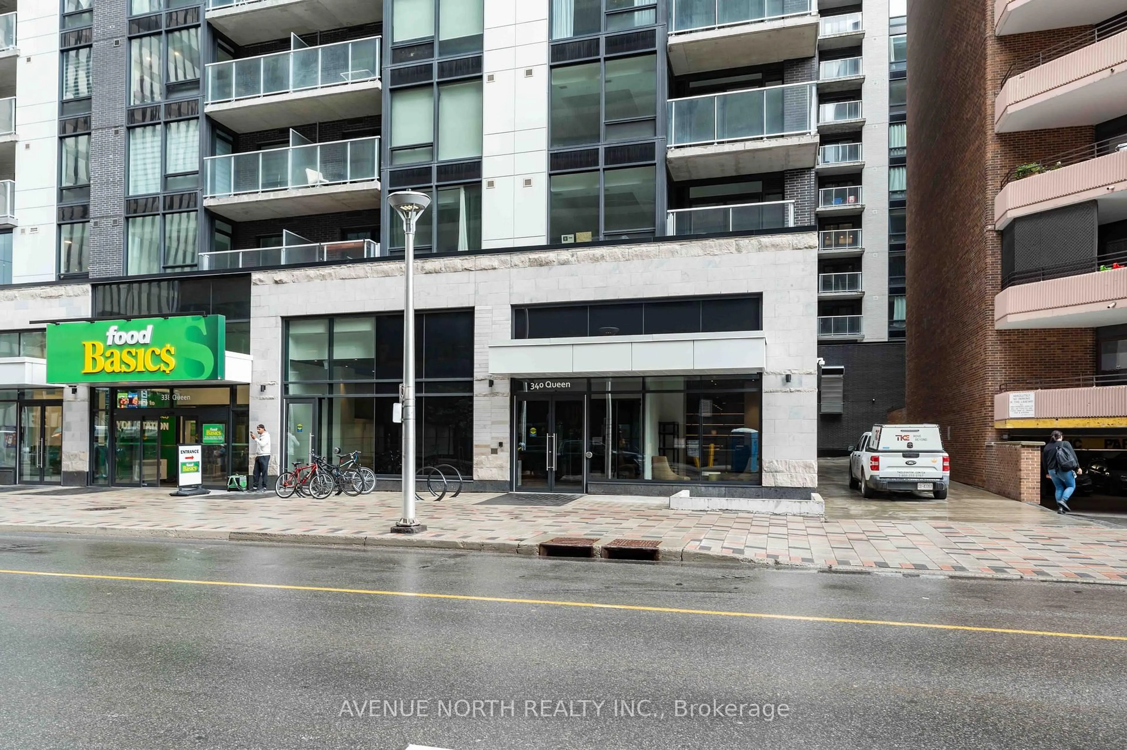 Indoor foyer for 340 Queen St #2405, Ottawa Ontario K1R 0G1
