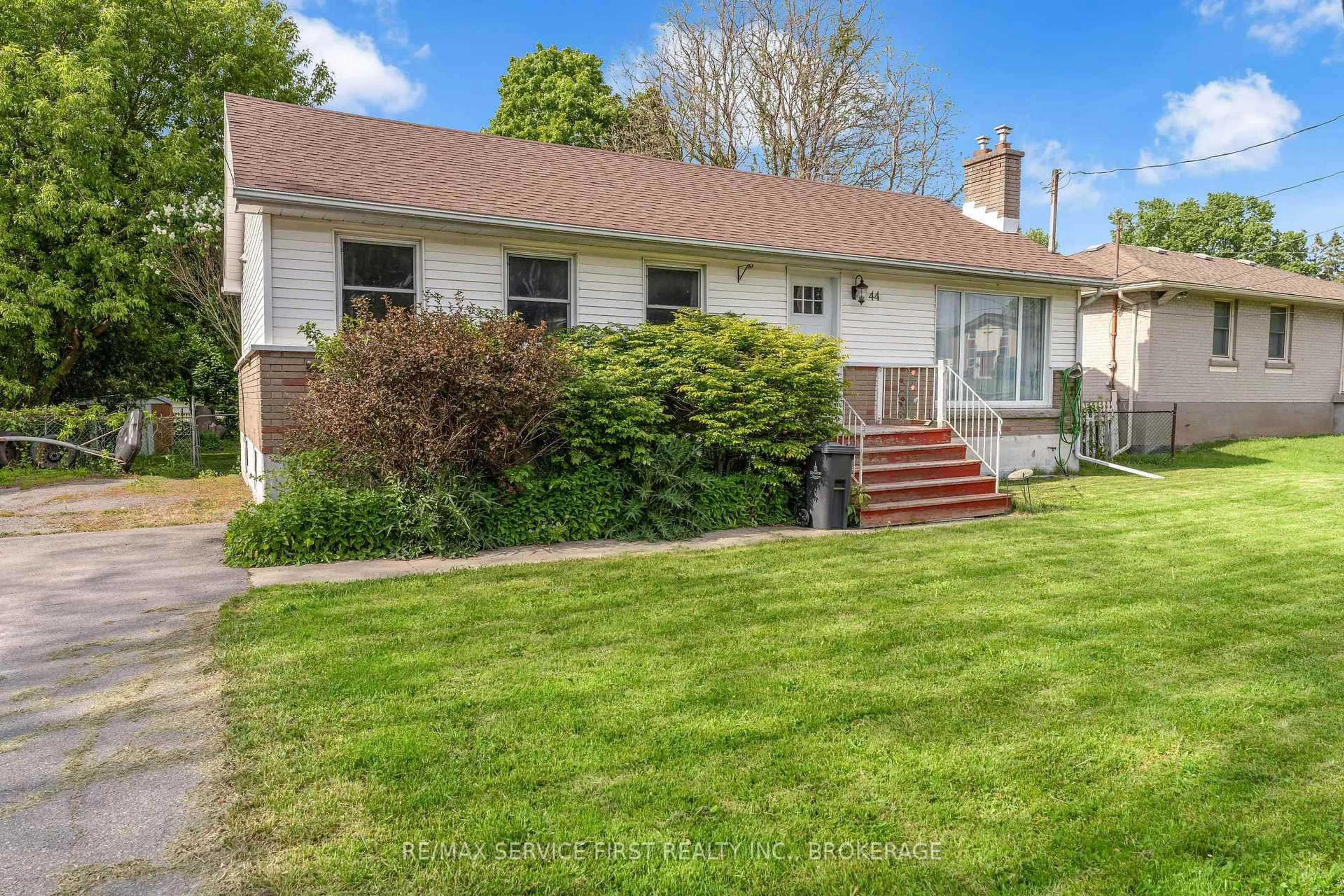 Unknown for 44 Cranbrook St, Kingston Ontario K7M 4N2