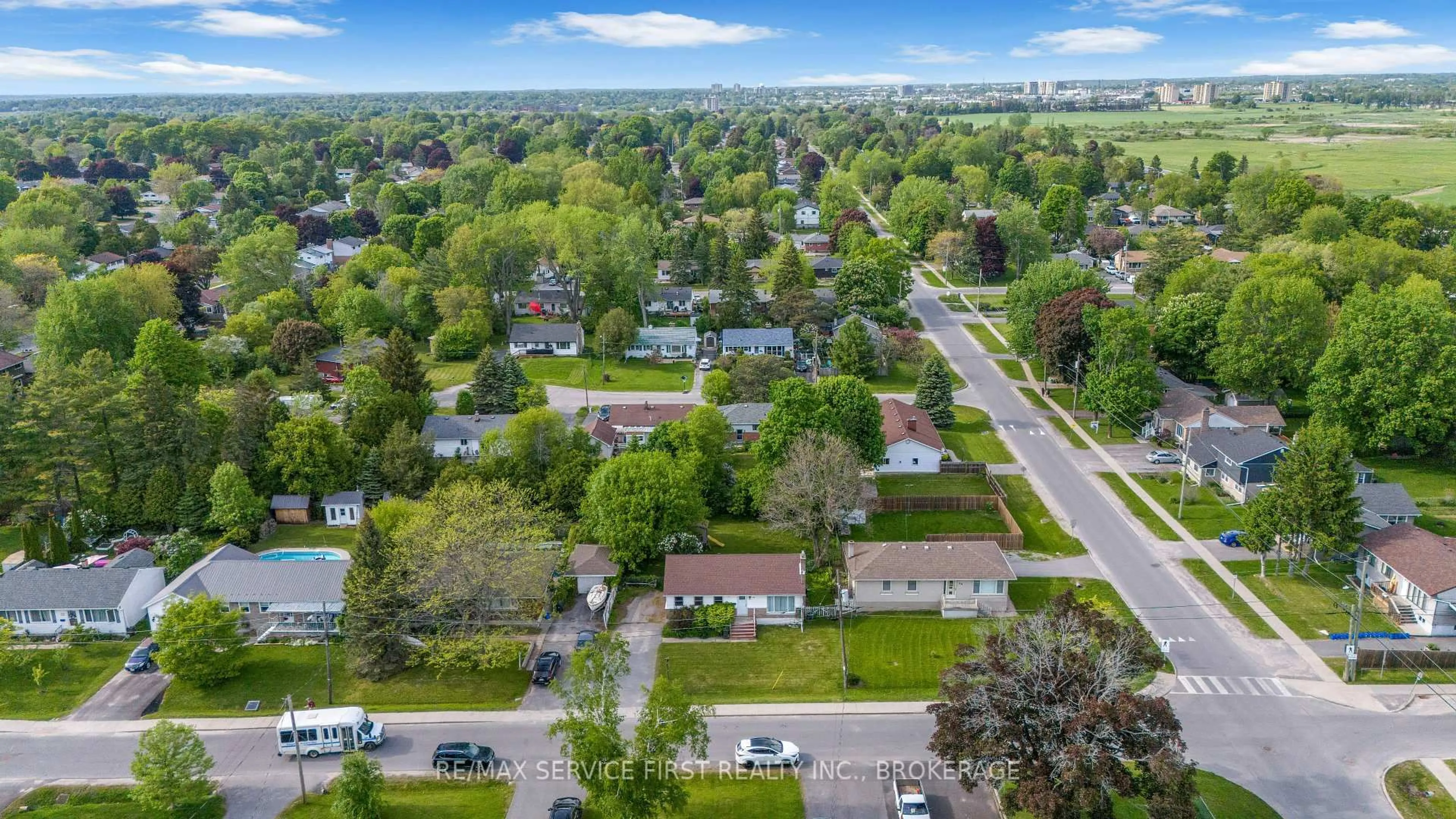A pic from outside/outdoor area/front of a property/back of a property/a pic from drone, street for 44 Cranbrook St, Kingston Ontario K7M 4N2