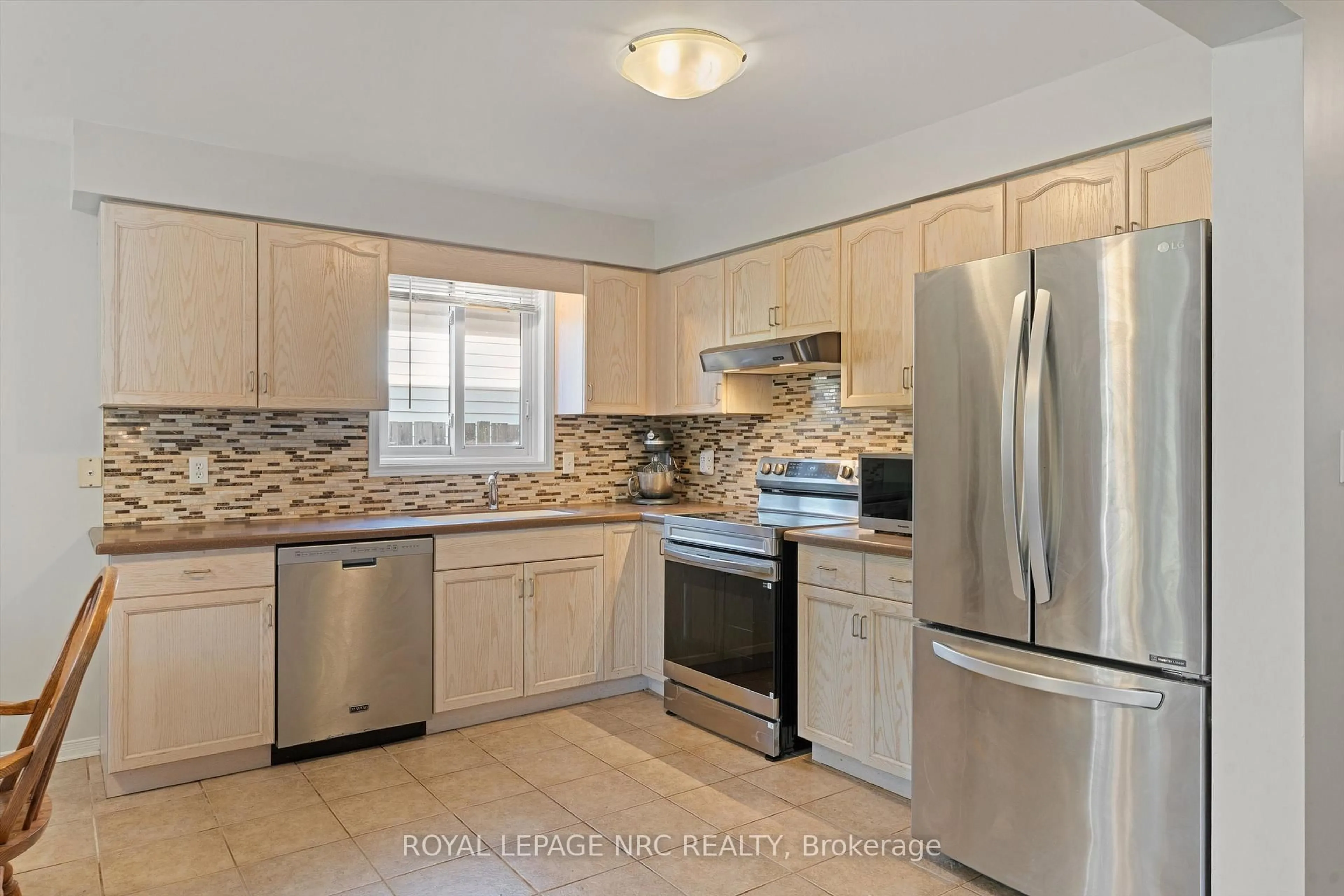 Unknown for 7722 Yvette Cres, Niagara Falls Ontario L2H 3B6