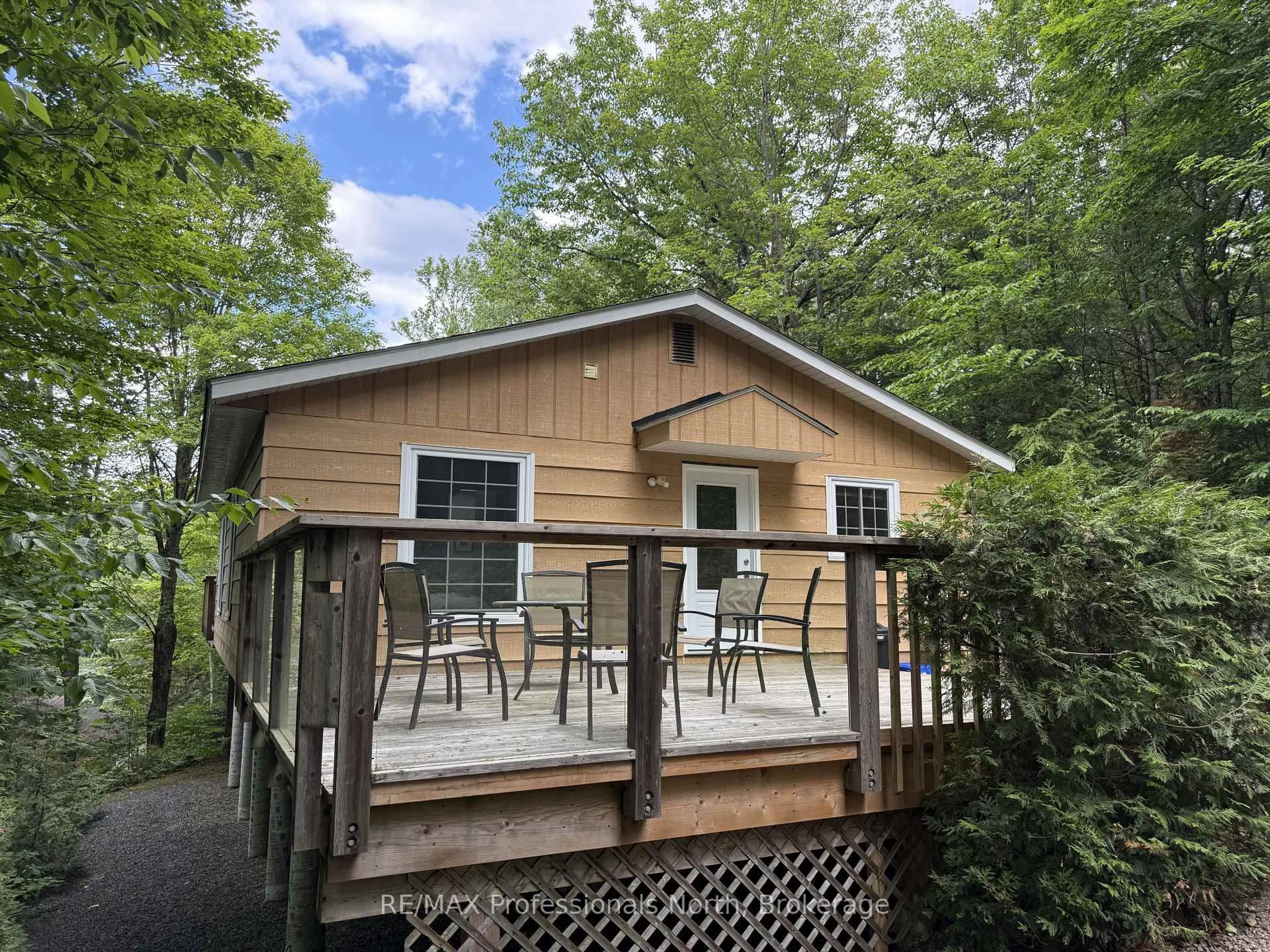 Patio, unknown for 1162 Burlmarie Rd #1, Lake of Bays Ontario P0B 1A0