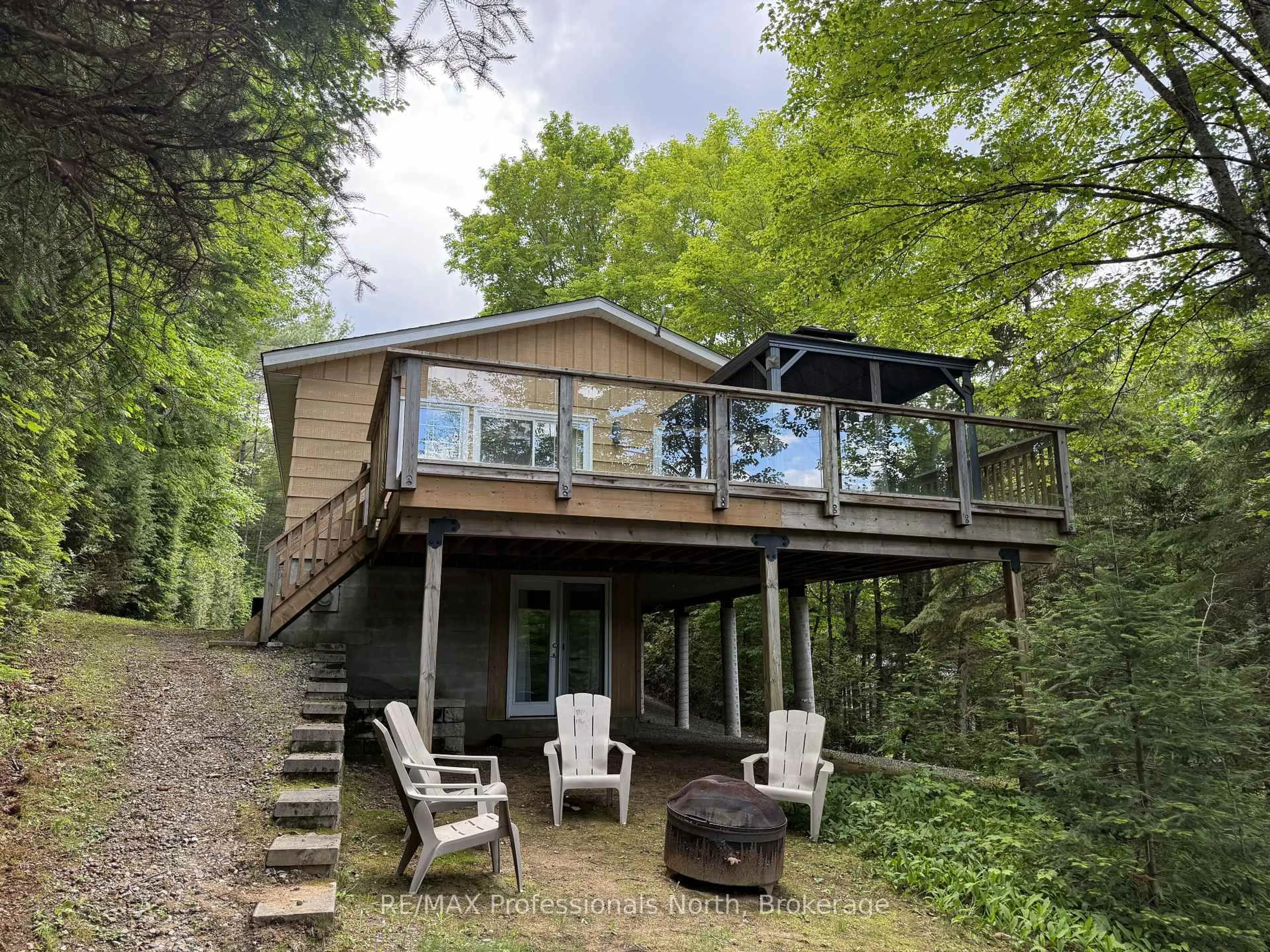A pic from outside/outdoor area/front of a property/back of a property/a pic from drone, water/lake/river/ocean view for 1162 Burlmarie Rd #1, Lake of Bays Ontario P0B 1A0
