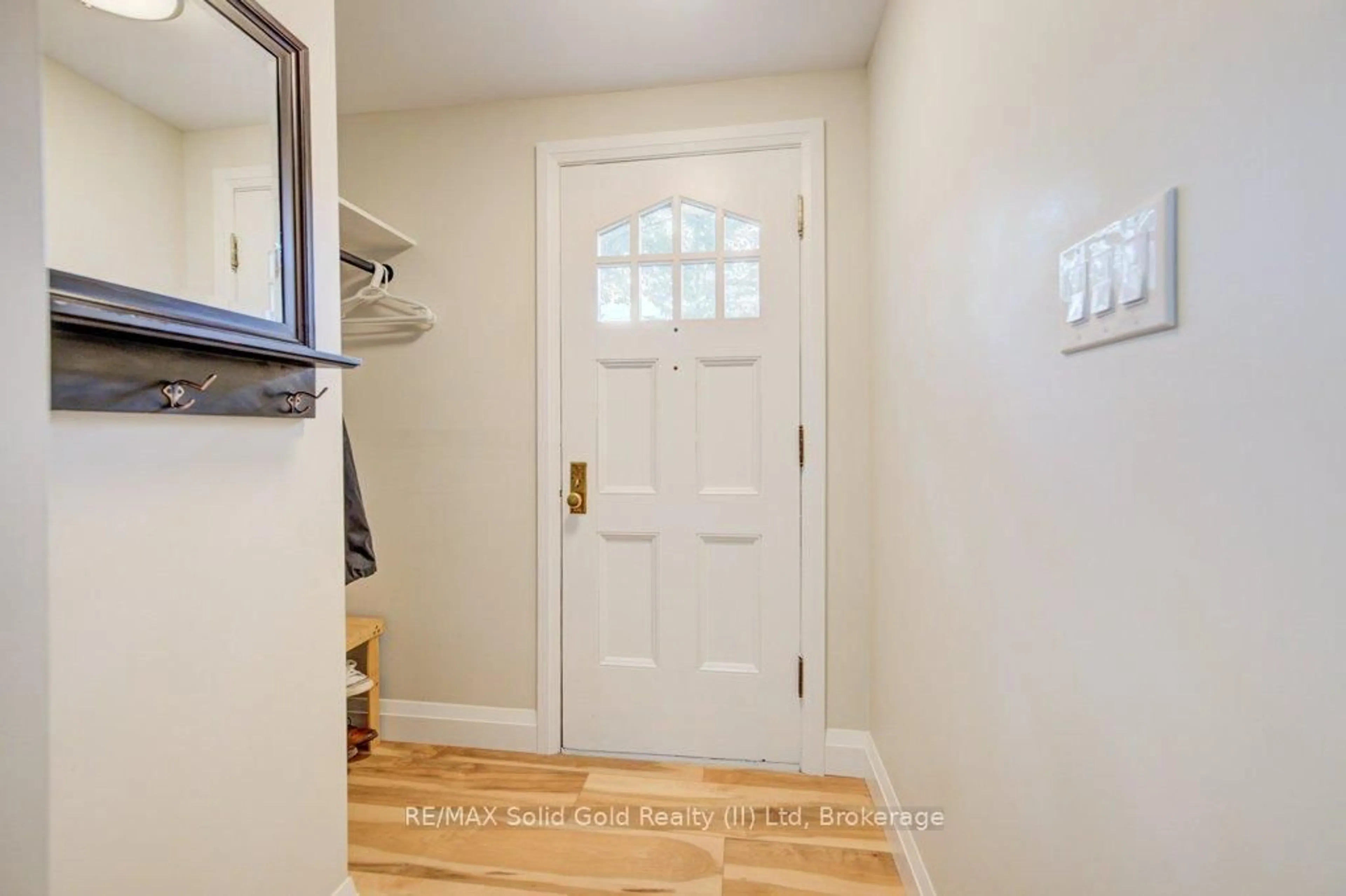 Indoor entryway for 38 Sydney St, Kitchener Ontario N2H 3L5