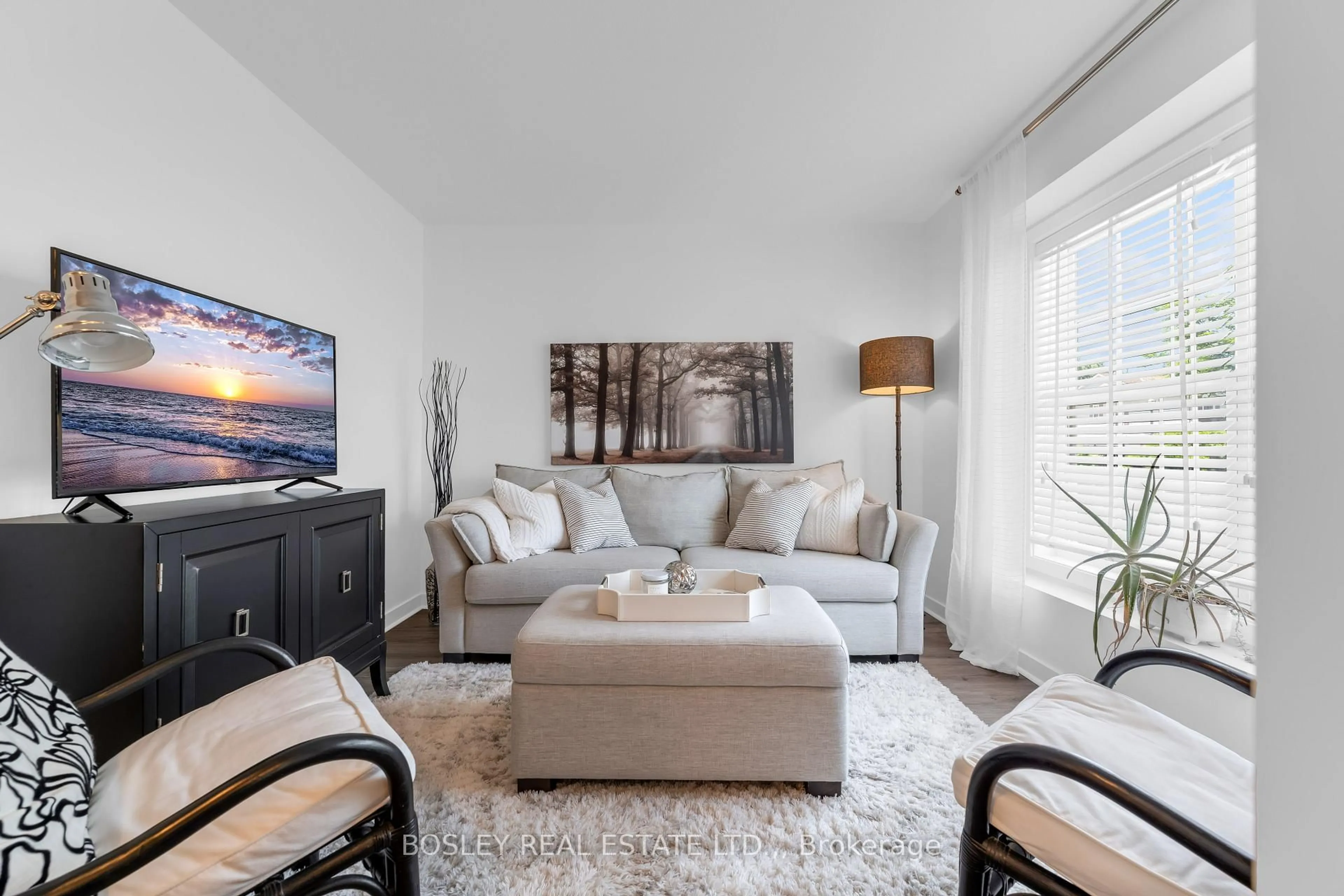 Living room with furniture, unknown for 26 Chicory Cres #3, St. Catharines Ontario L2R 0A5
