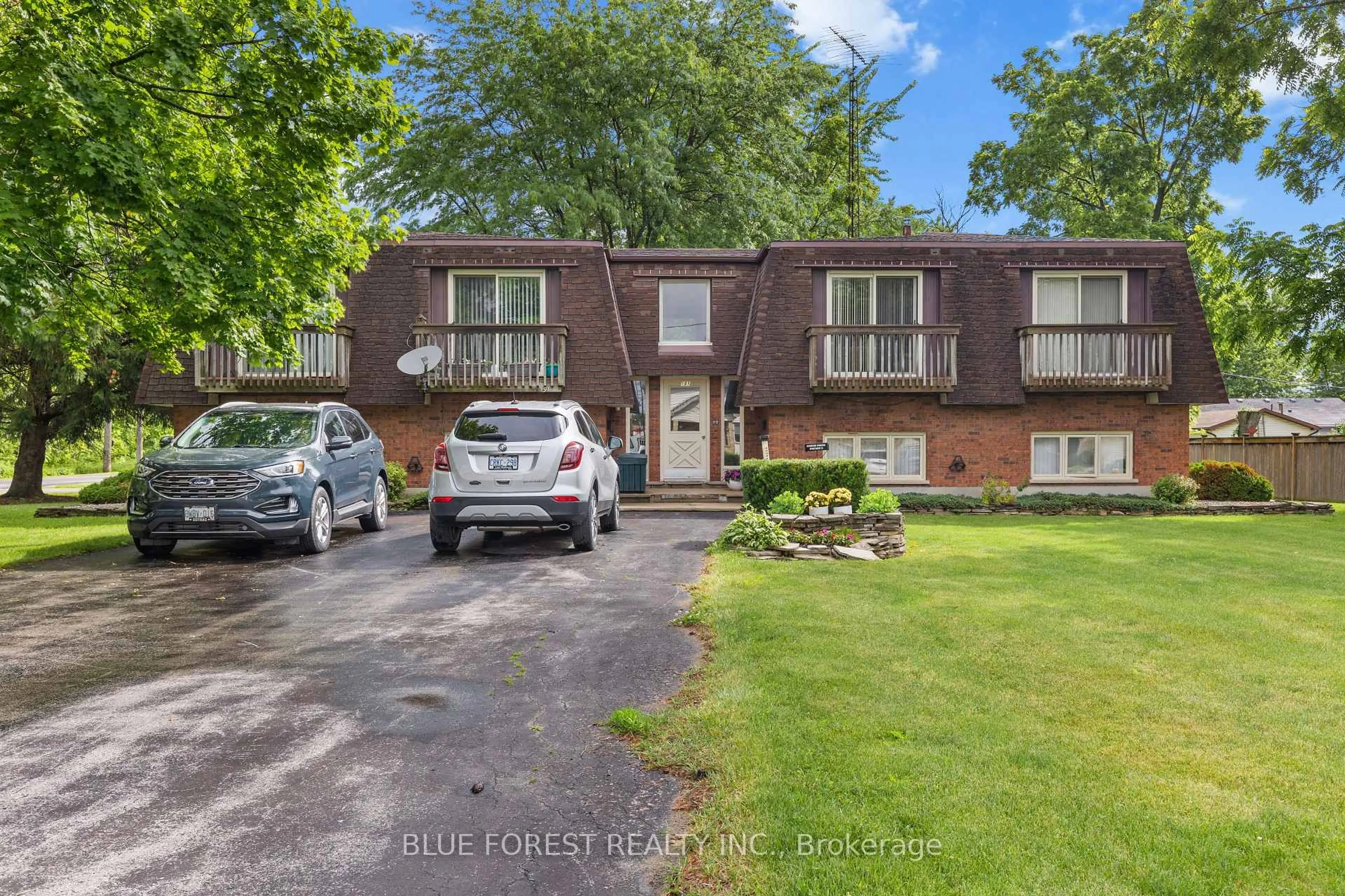 A pic from outside/outdoor area/front of a property/back of a property/a pic from drone, street for 191 Victoria St, Southwest Middlesex Ontario N0L 1M0