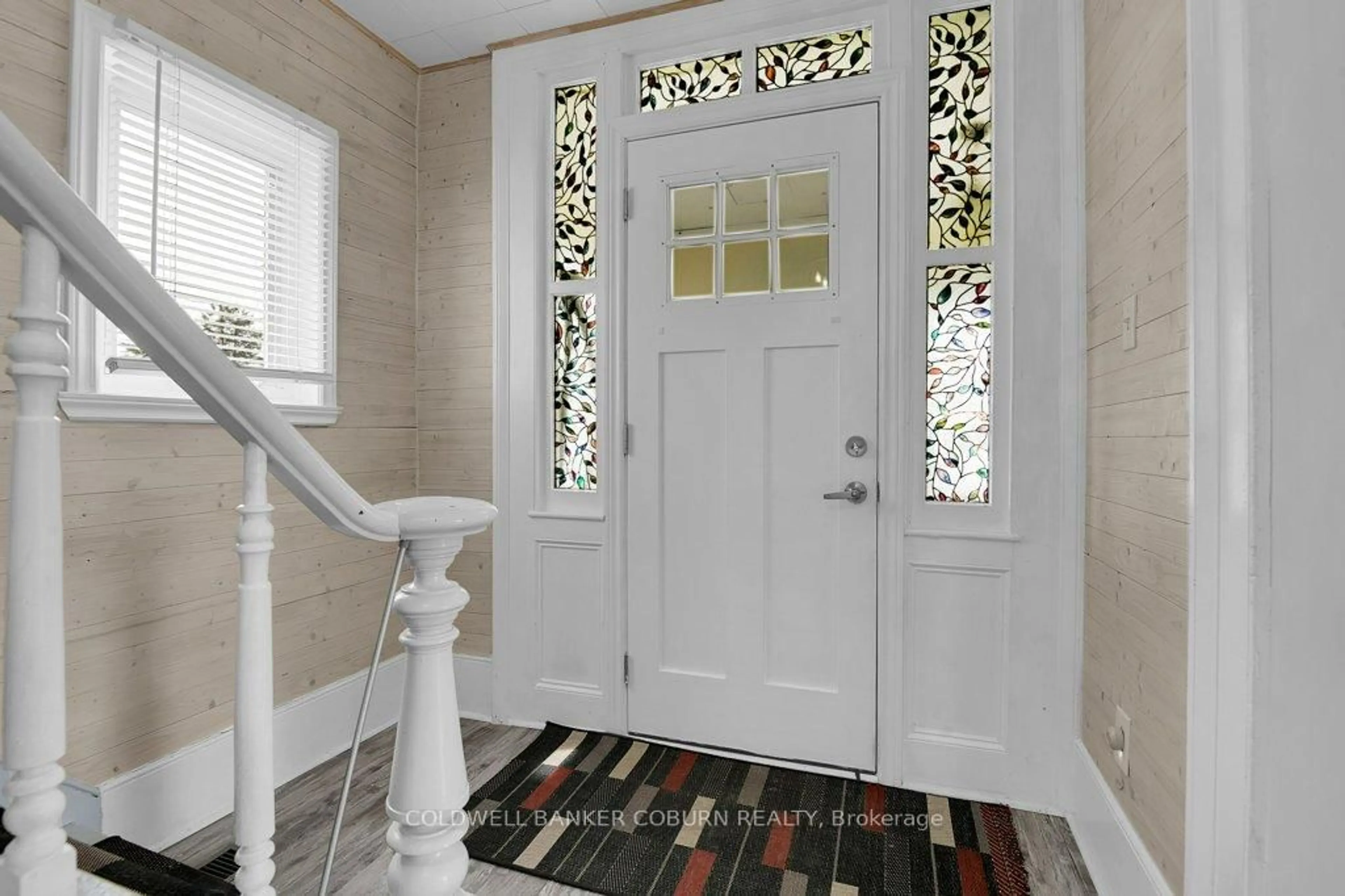 Indoor entryway for 4915 County Road 12 Rd, South Stormont Ontario K0C 1R0