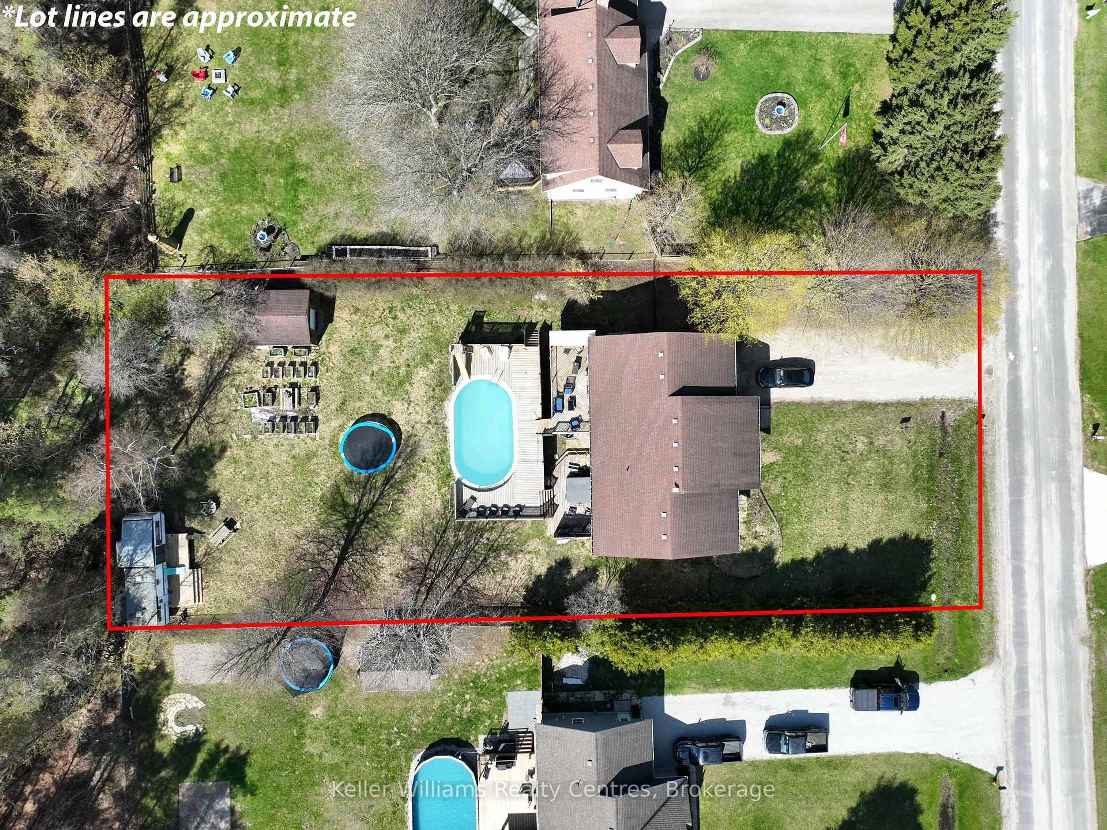 A pic from outside/outdoor area/front of a property/back of a property/a pic from drone, street for 27 Pine Tree Dr, South Bruce Peninsula Ontario N0H 1P0