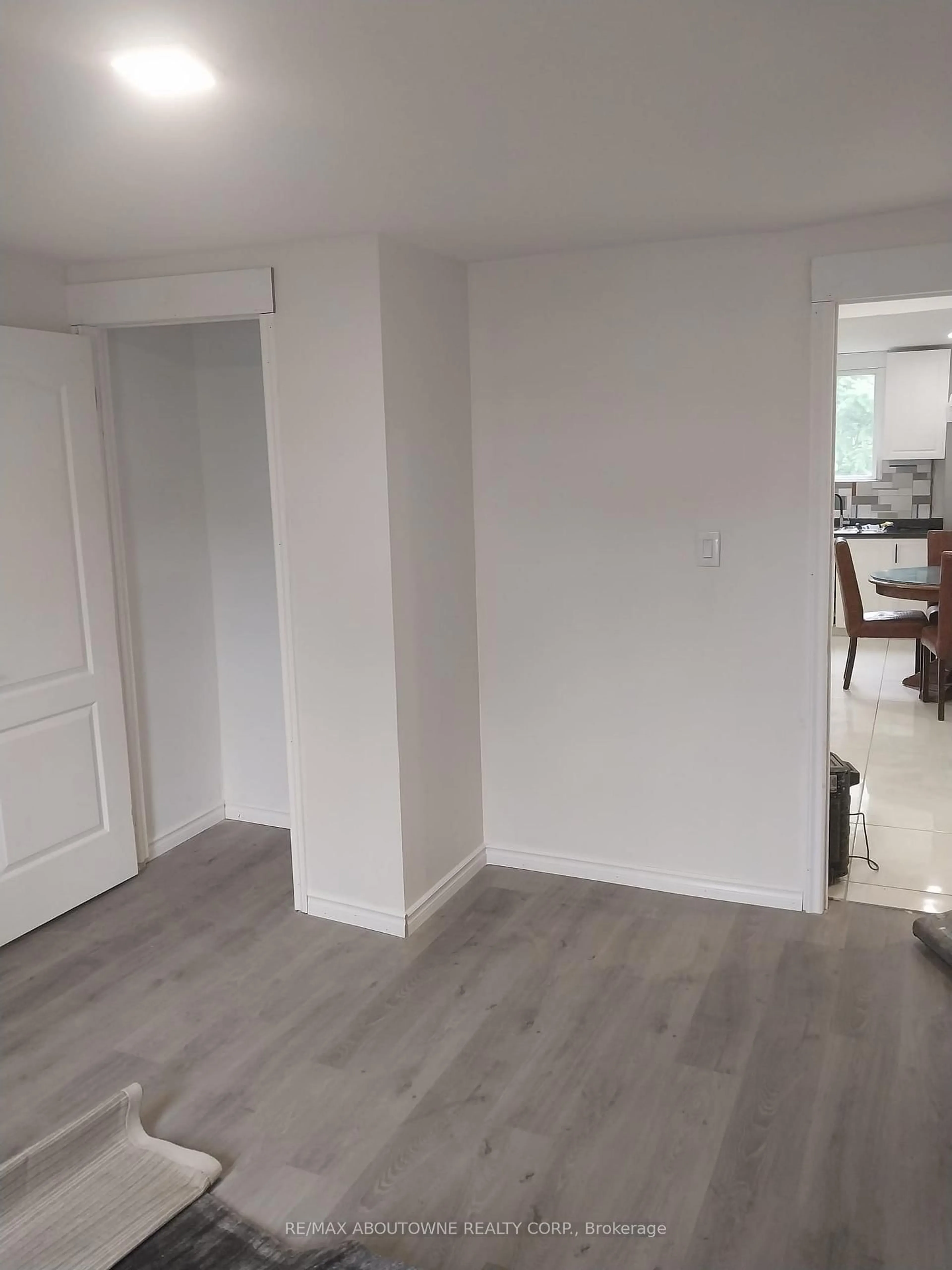 A pic of a room for 1071 SOUTHCOTE Rd, Hamilton Ontario L9G 3L1