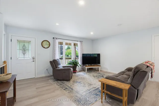 119 Anderson Ave, Southwest Middlesex 4