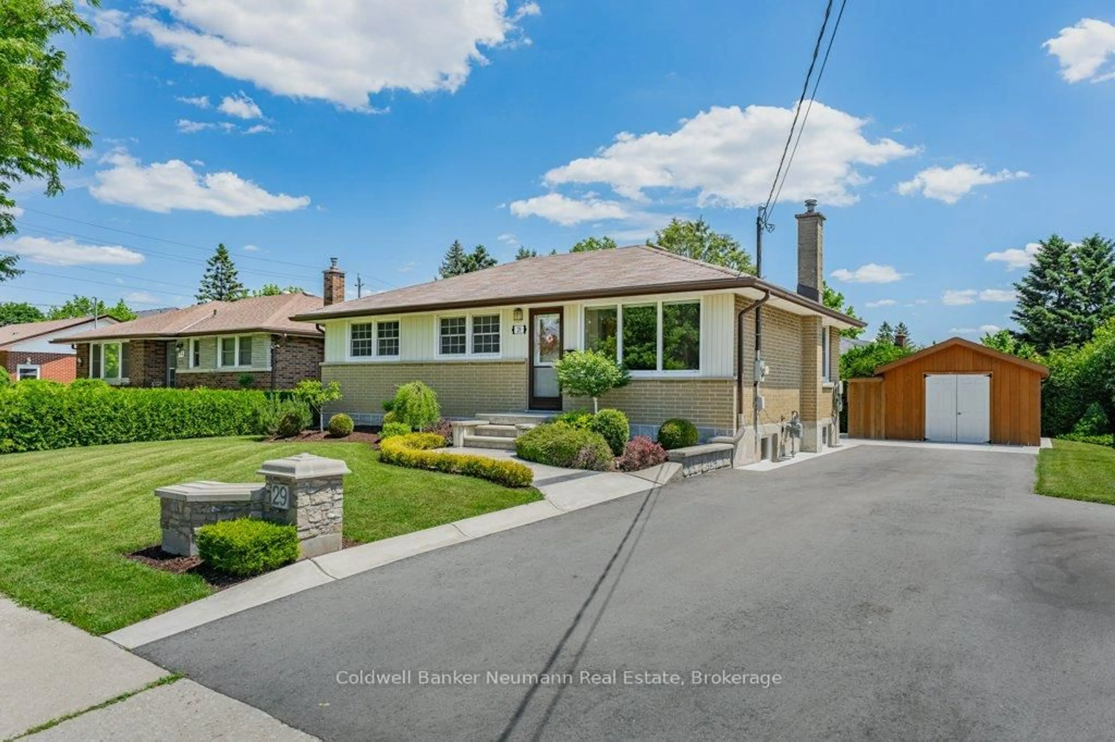 A pic from outside/outdoor area/front of a property/back of a property/a pic from drone, street for 29 Delmar Blvd, Guelph Ontario N1E 2K9