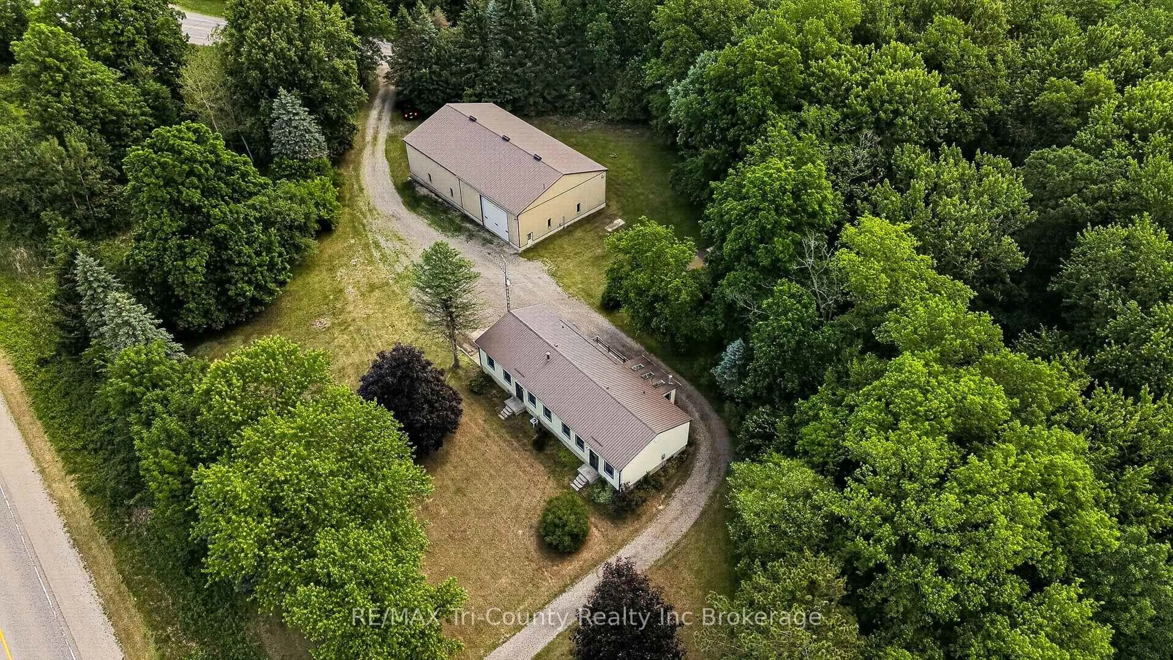 A pic from outside/outdoor area/front of a property/back of a property/a pic from drone, unknown for 54427 Talbot Line, Bayham Ontario N0J 1Y0