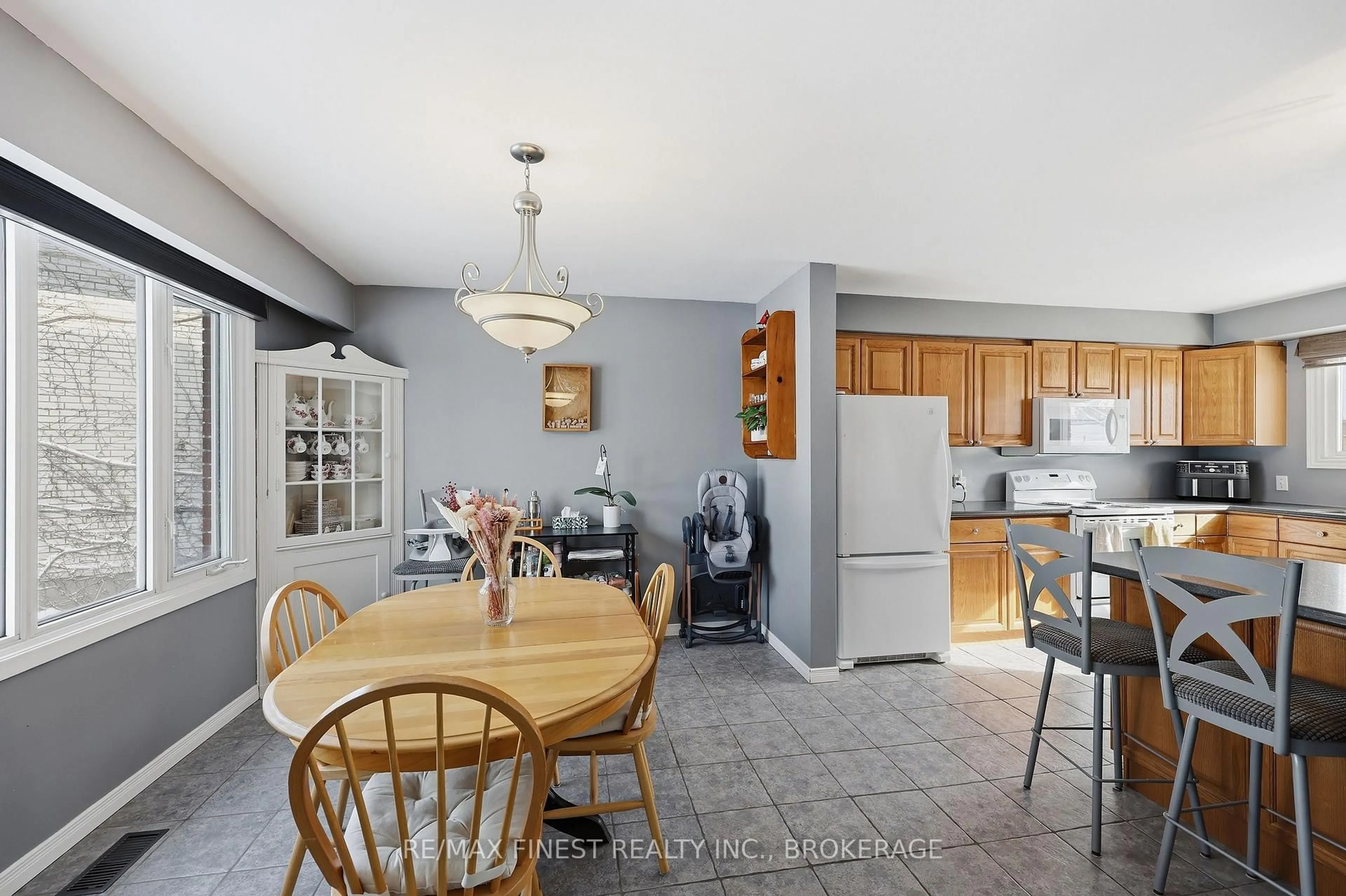 Open concept kitchen, ceramic/tile floor for 140 Falkirk Terr, Kingston Ontario K7M 4C2