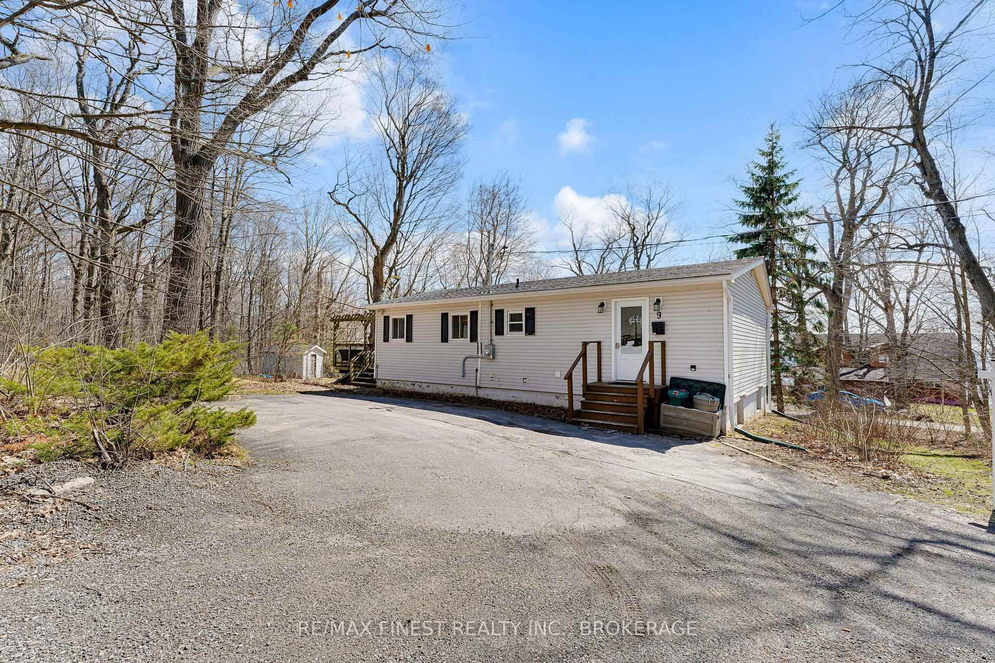 A pic from outside/outdoor area/front of a property/back of a property/a pic from drone, unknown for 9 Mallard Lane, Kingston Ontario K7K 5E2