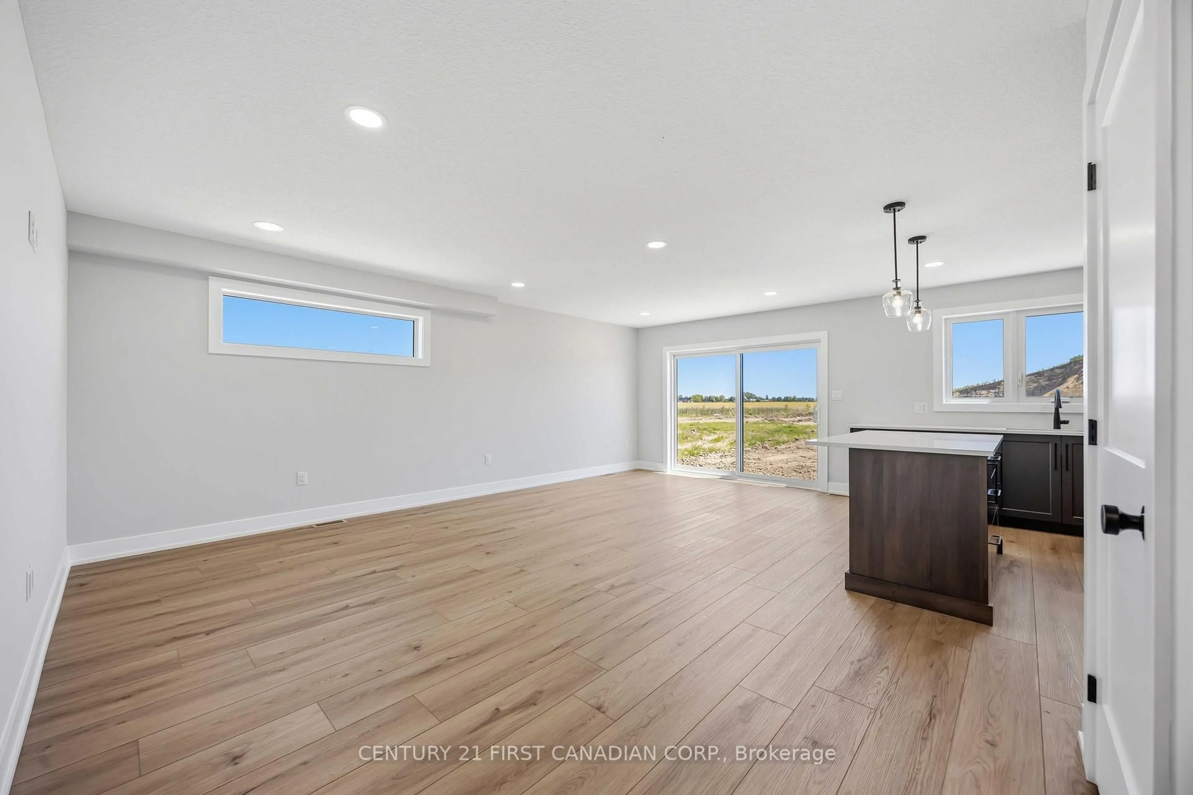 Open concept kitchen, unknown for 638 Ketter Way, Plympton-Wyoming Ontario N0N 1T0