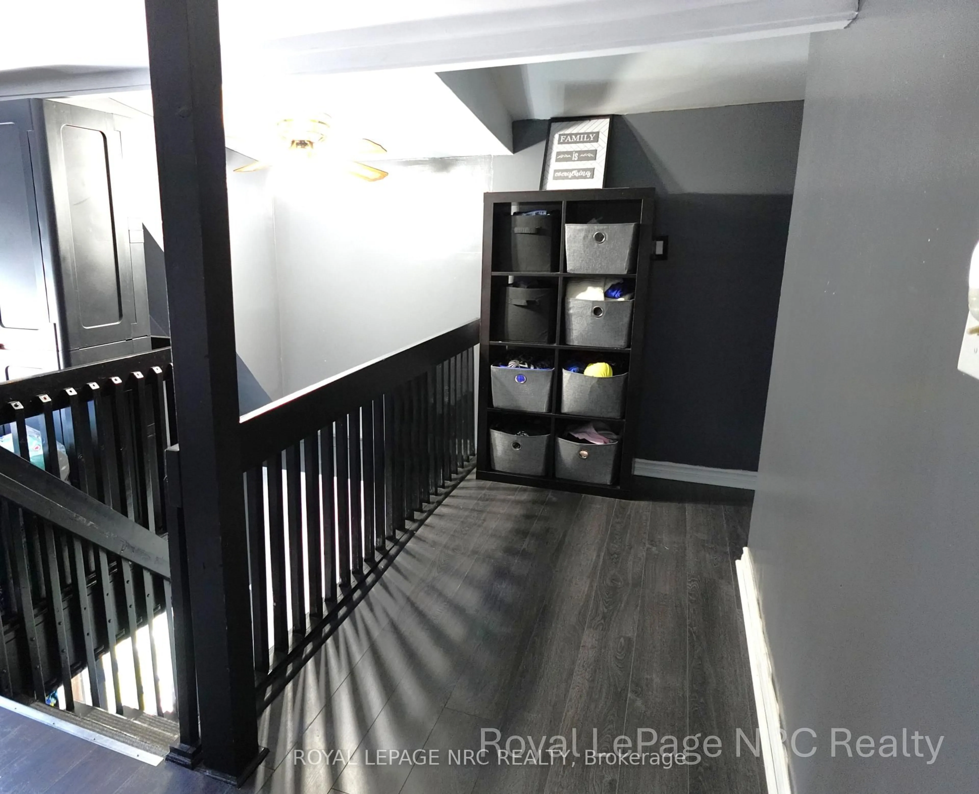 Indoor foyer for 29 Wellington St, Port Colborne Ontario L3K 2J6