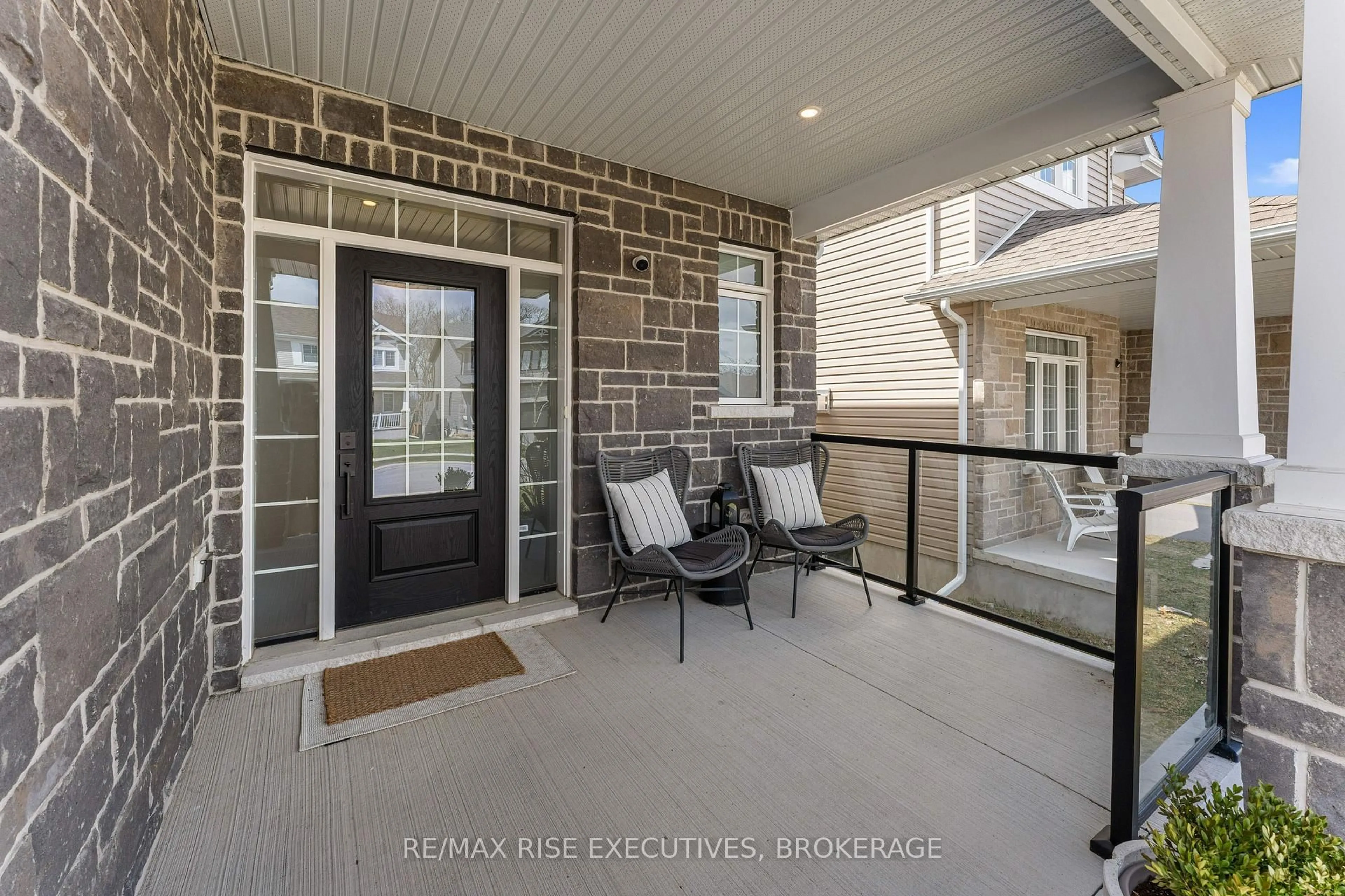 Indoor entryway for 689 Halloway Dr, Kingston Ontario K7K 0H5