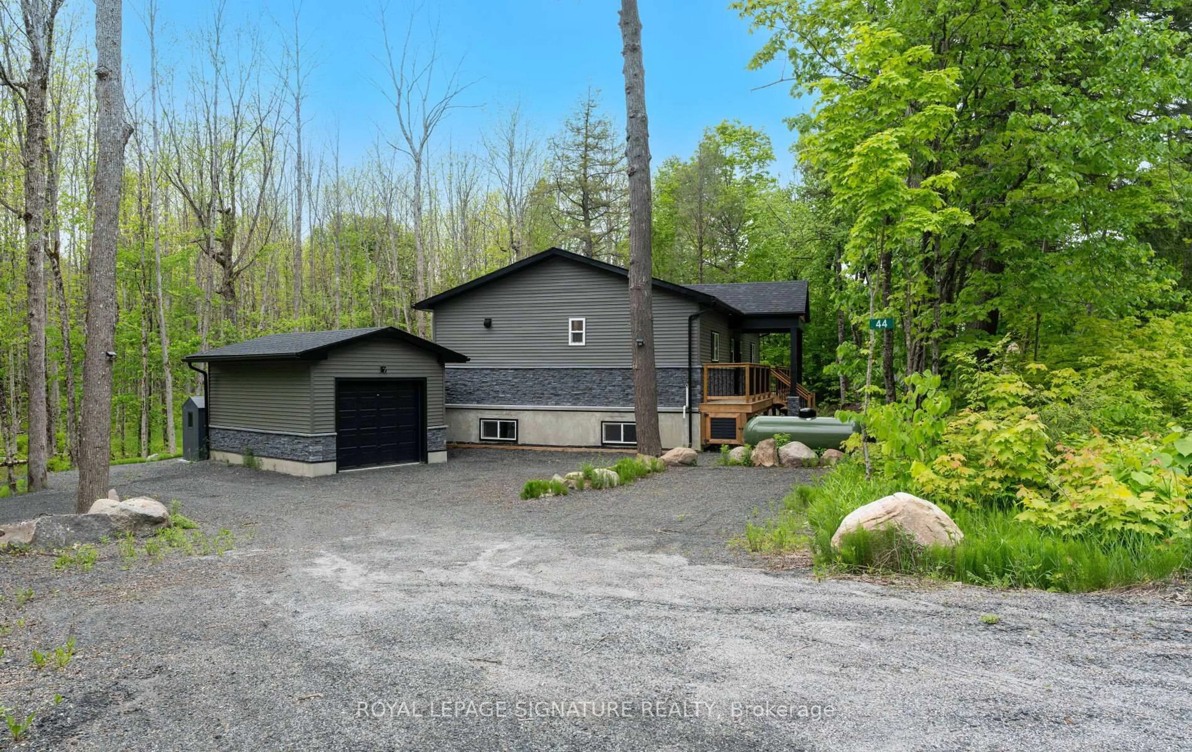 Unknown for 44 Sunnyshore Park Dr, McKellar Ontario P2A 0B5