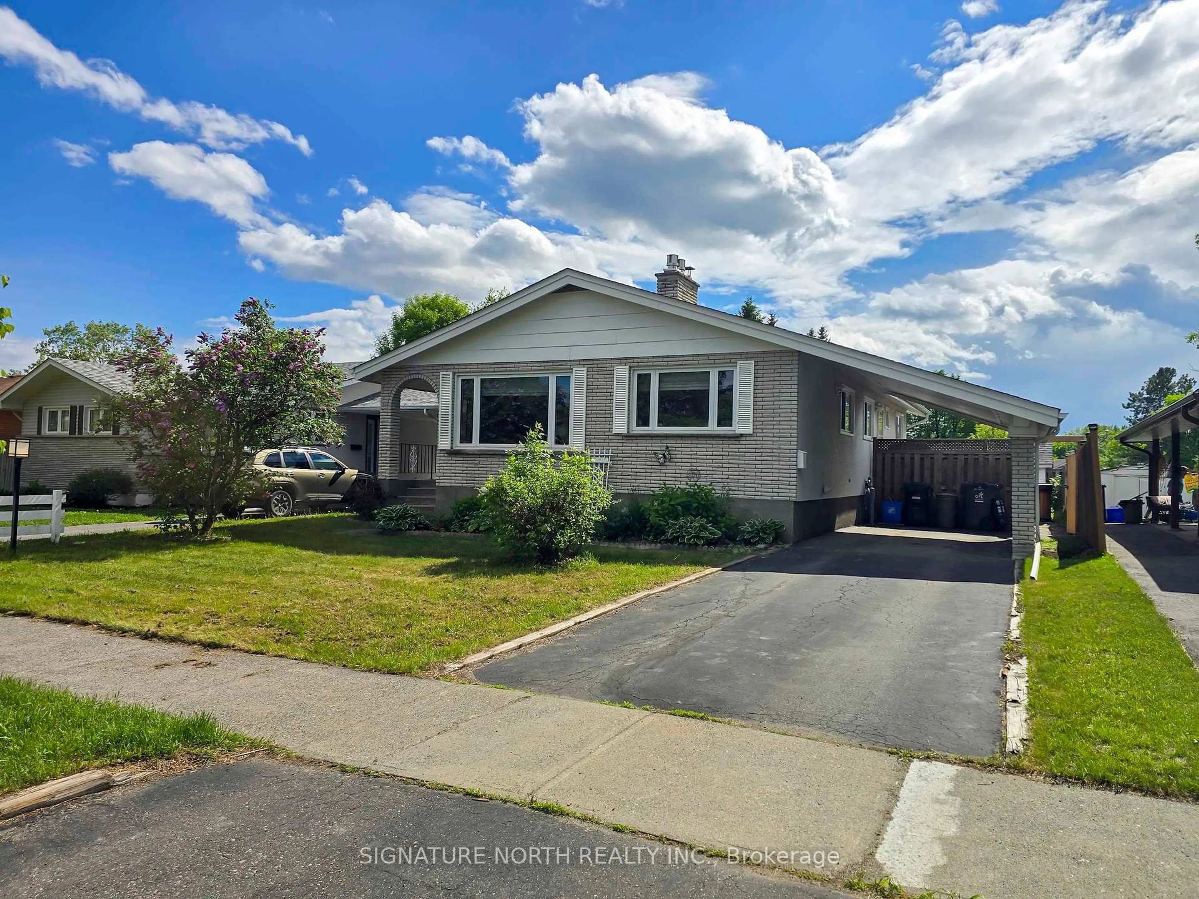 Home with vinyl exterior material, street for 189 Evans St, Thunder Bay Ontario P7B 5H4