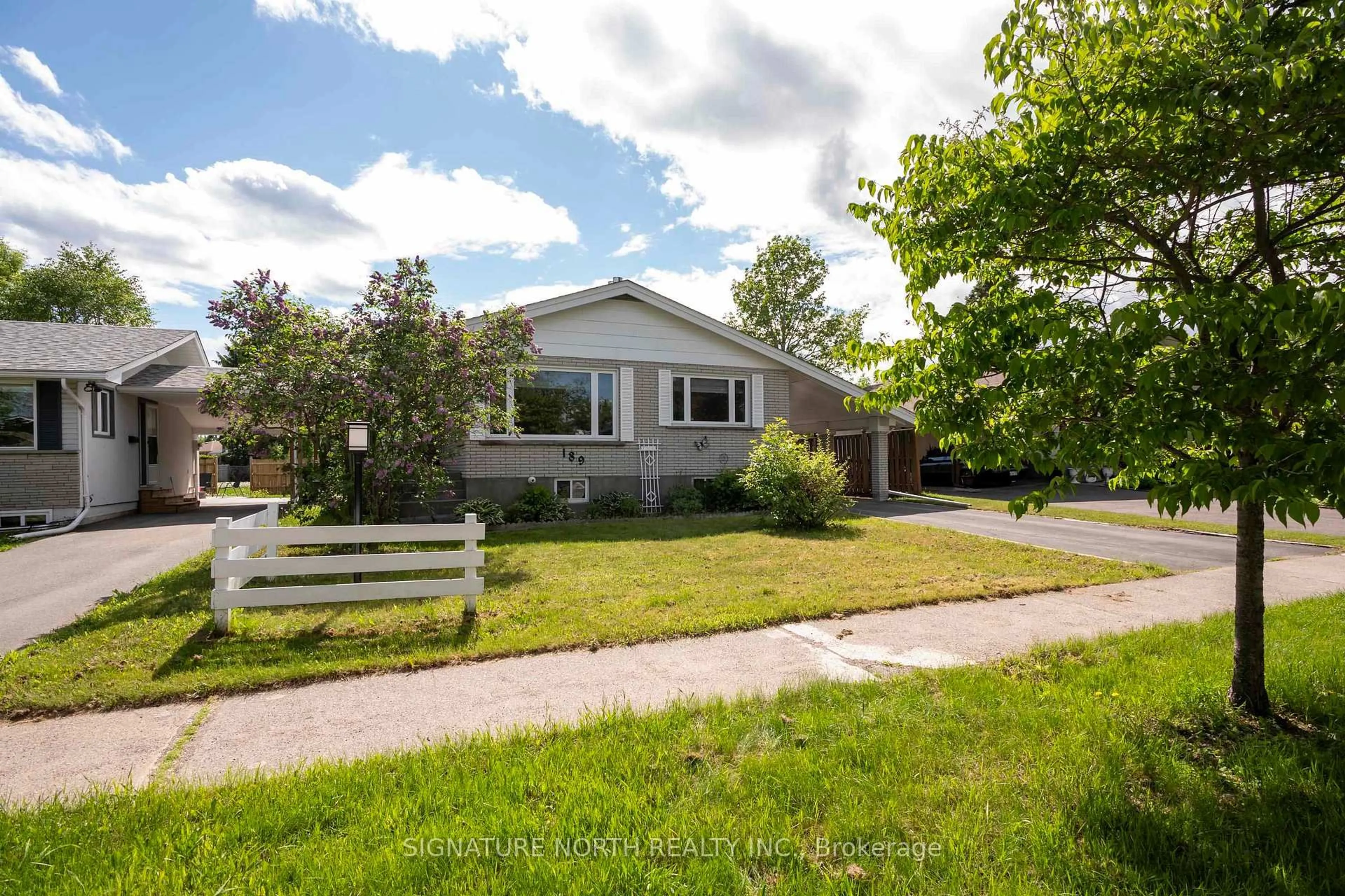 Home with vinyl exterior material, street for 189 Evans St, Thunder Bay Ontario P7B 5H4