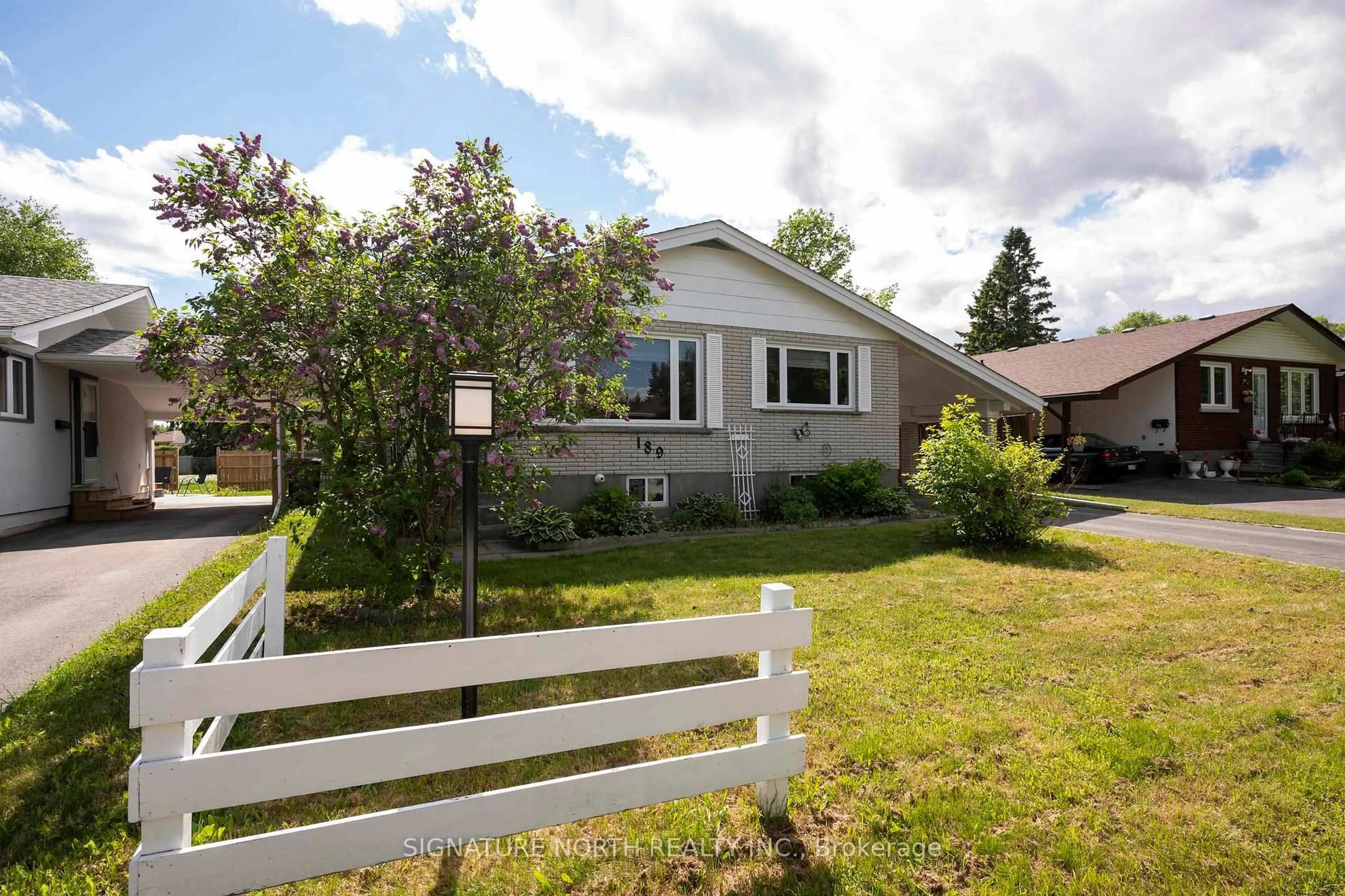 Home with vinyl exterior material, street for 189 Evans St, Thunder Bay Ontario P7B 5H4