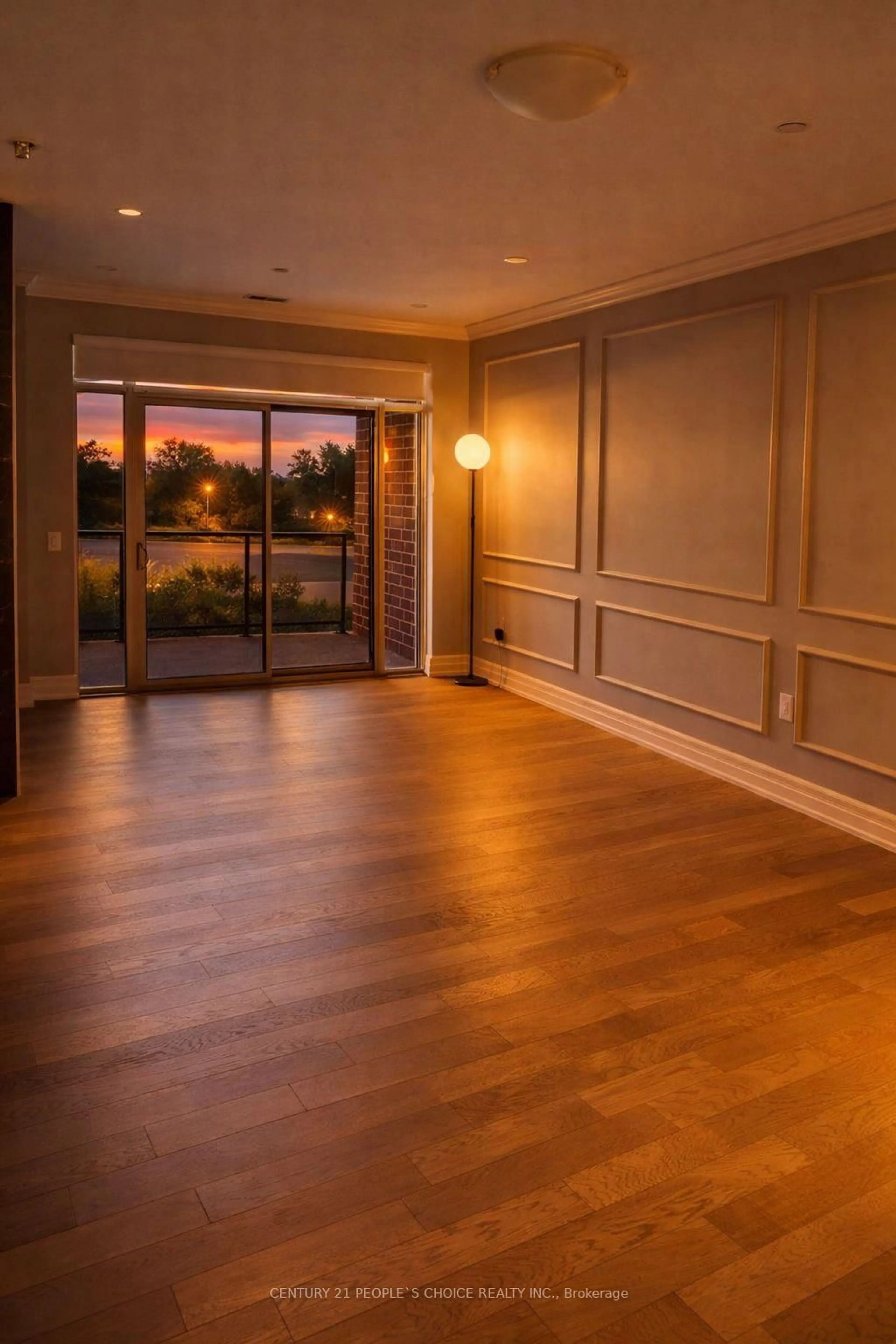 Indoor foyer for 480 Callaway Rd #108, London North Ontario N6G 0N8