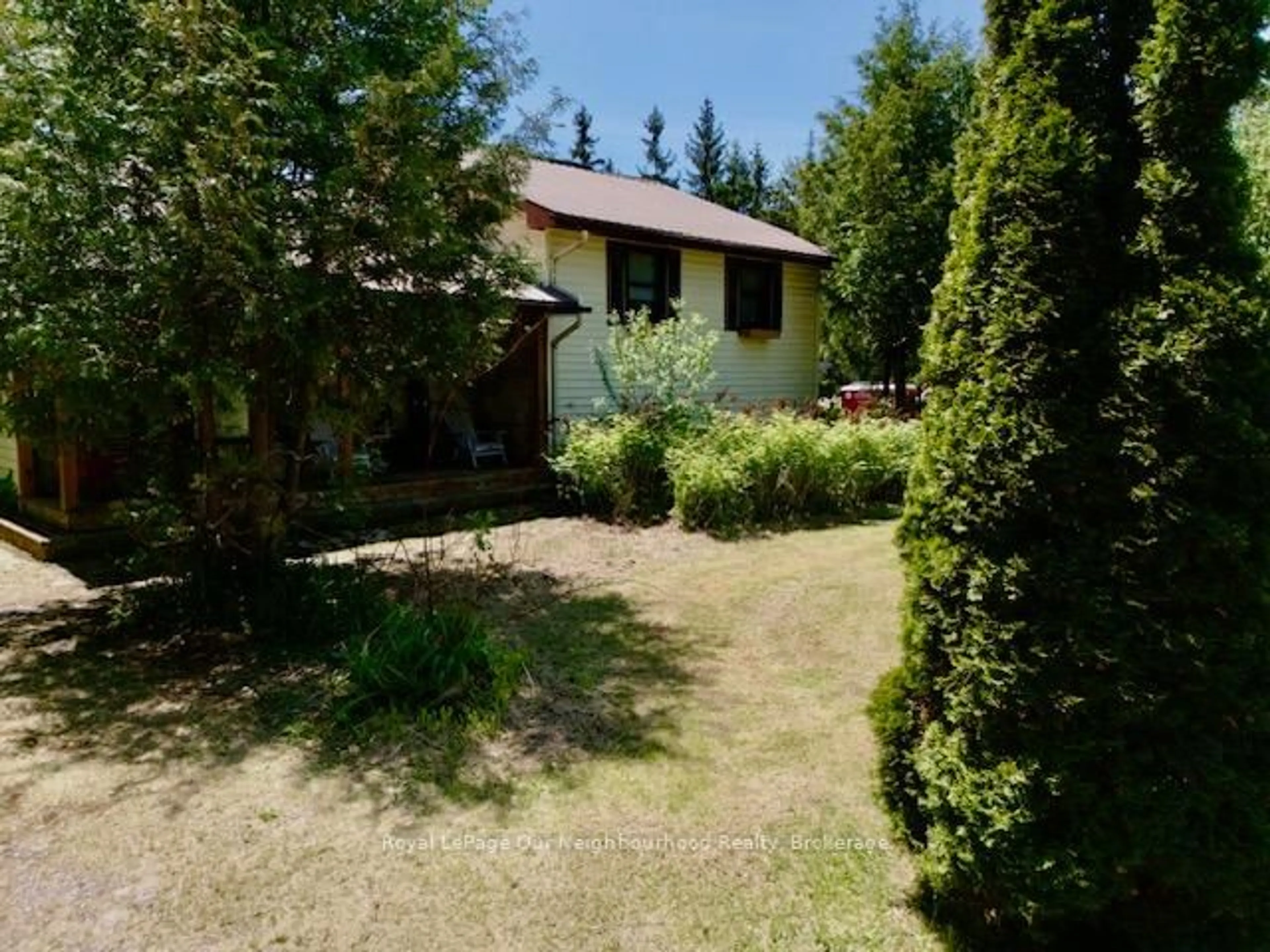 A pic from outside/outdoor area/front of a property/back of a property/a pic from drone, street for 25 River Rd, Trent Hills Ontario K0L 1L0