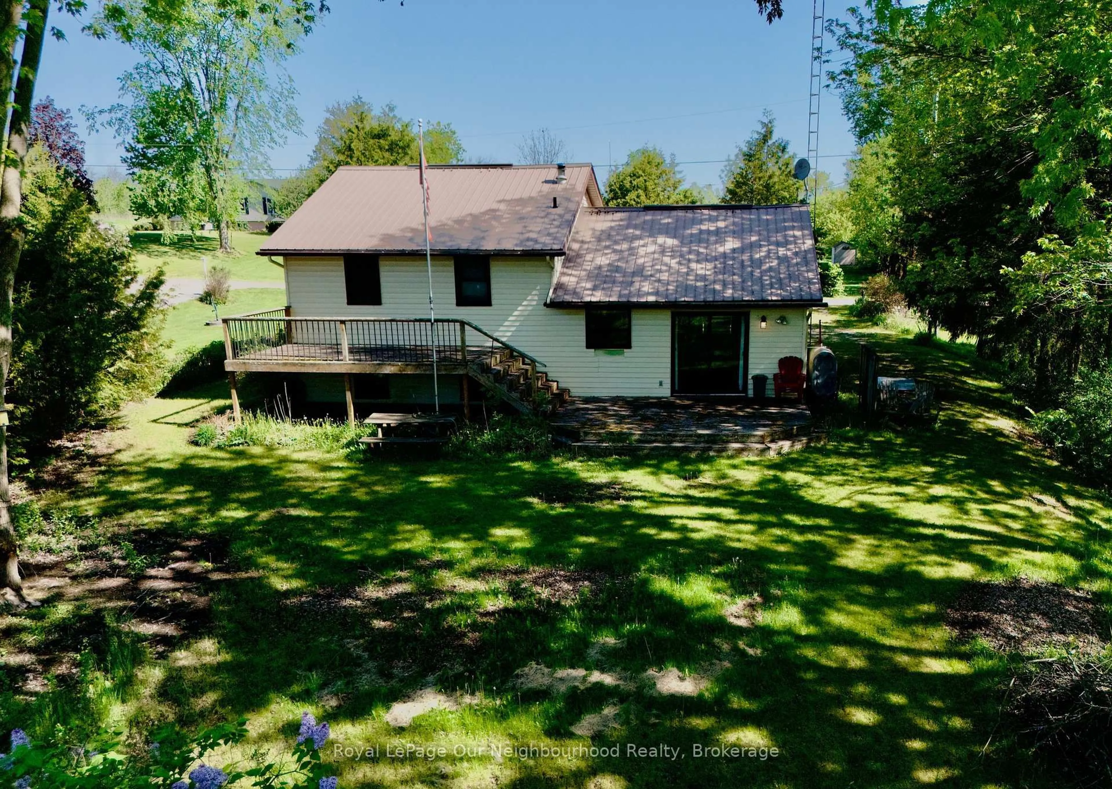 A pic from outside/outdoor area/front of a property/back of a property/a pic from drone, water/lake/river/ocean view for 25 River Rd, Trent Hills Ontario K0L 1L0