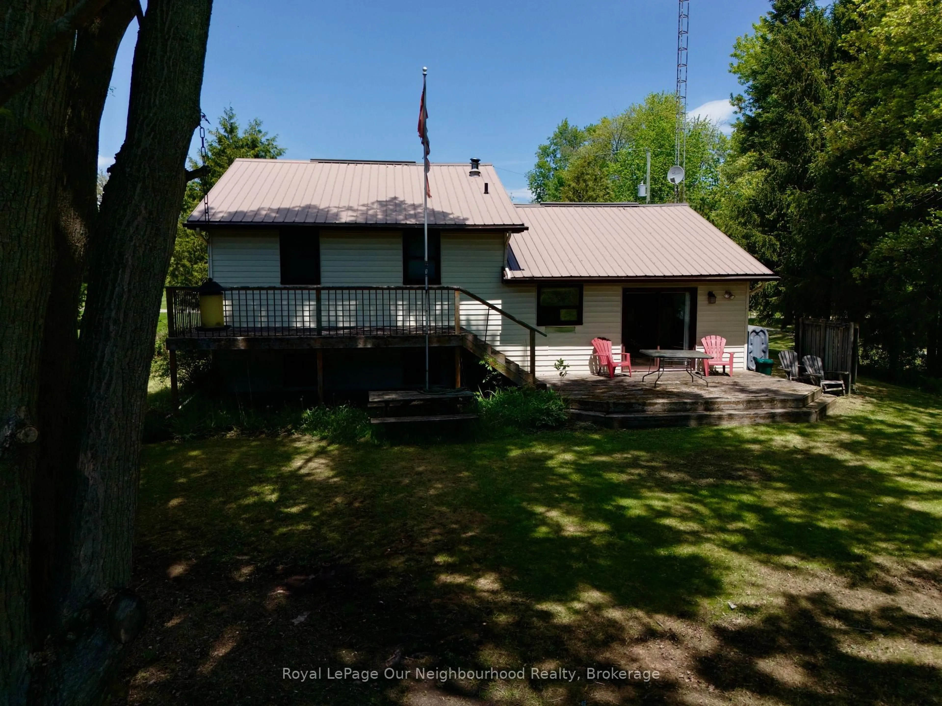 A pic from outside/outdoor area/front of a property/back of a property/a pic from drone, unknown for 25 River Rd, Trent Hills Ontario K0L 1L0